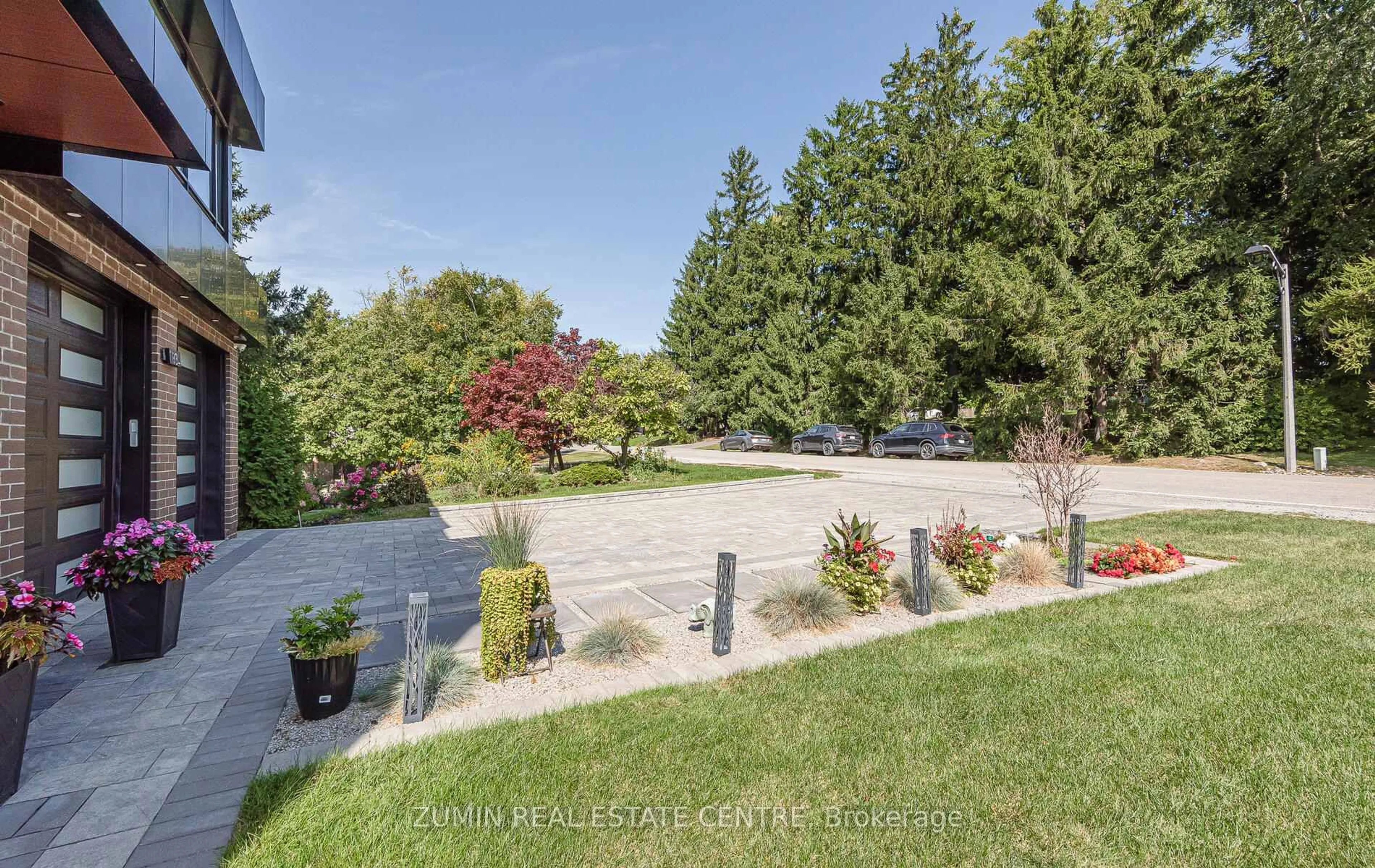 A pic from outside/outdoor area/front of a property/back of a property/a pic from drone, water/lake/river/ocean view for 1834 Appleview Rd, Pickering Ontario L1V 1T8