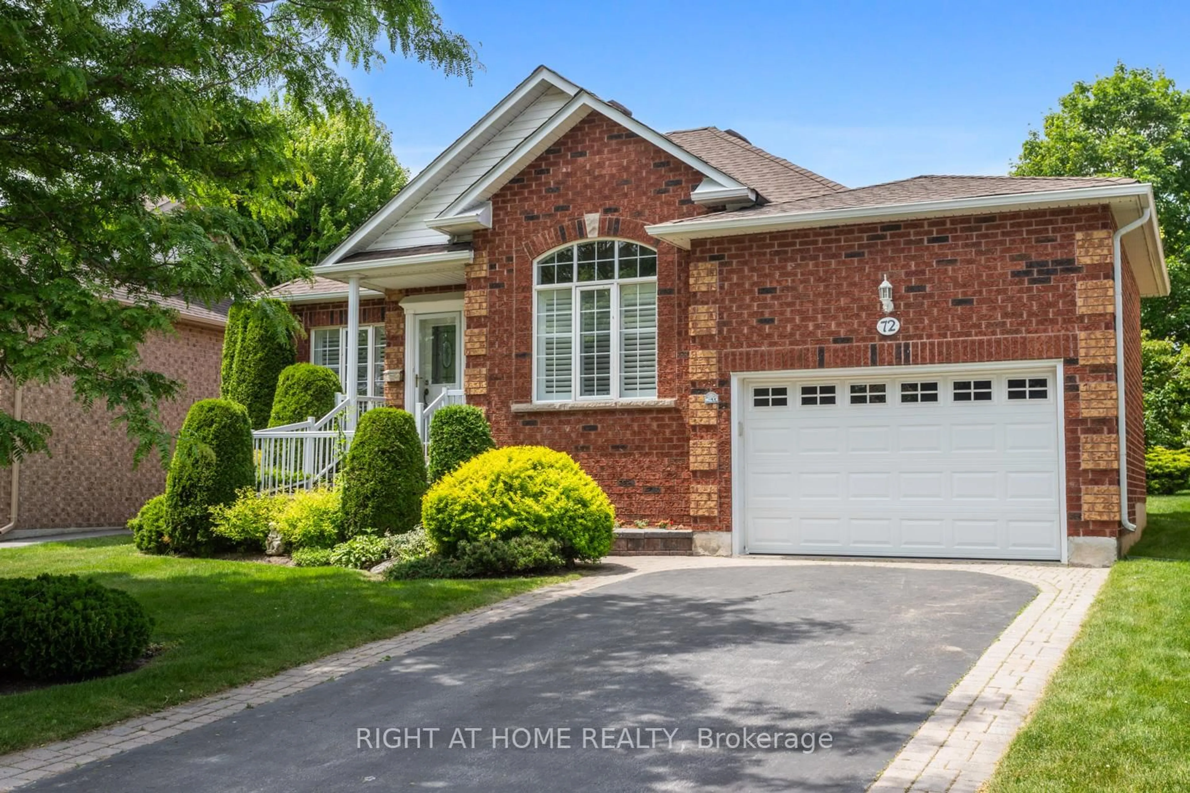 Home with brick exterior material, street for 72 South Garden Crt, Scugog Ontario L9L 1S1