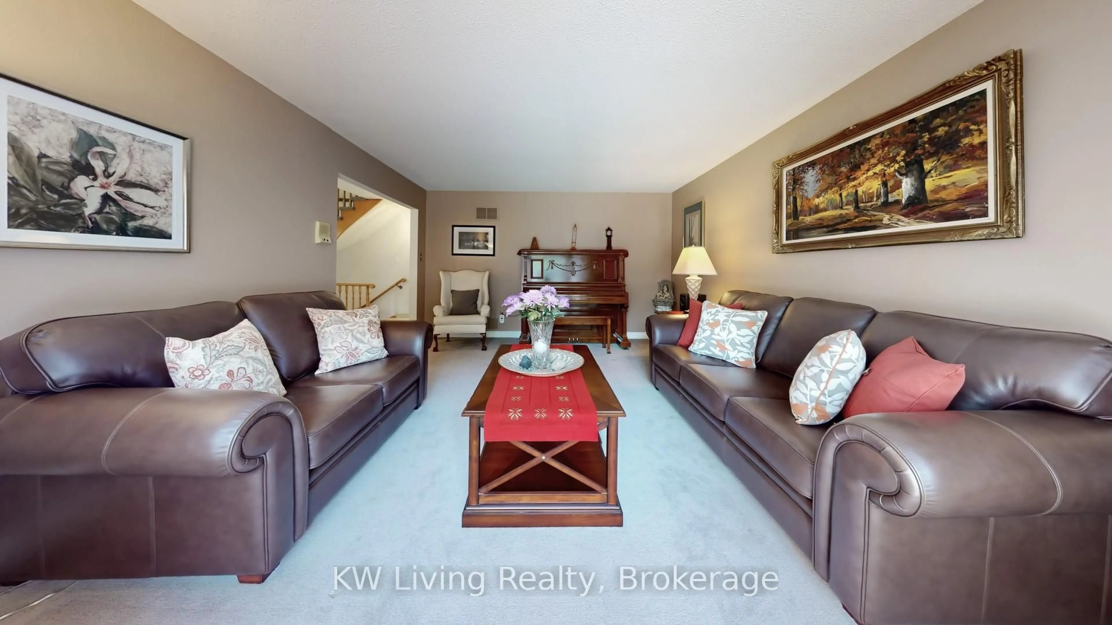 Living room with furniture, unknown for 17 Woodvale Cres, Toronto Ontario M4C 5N4