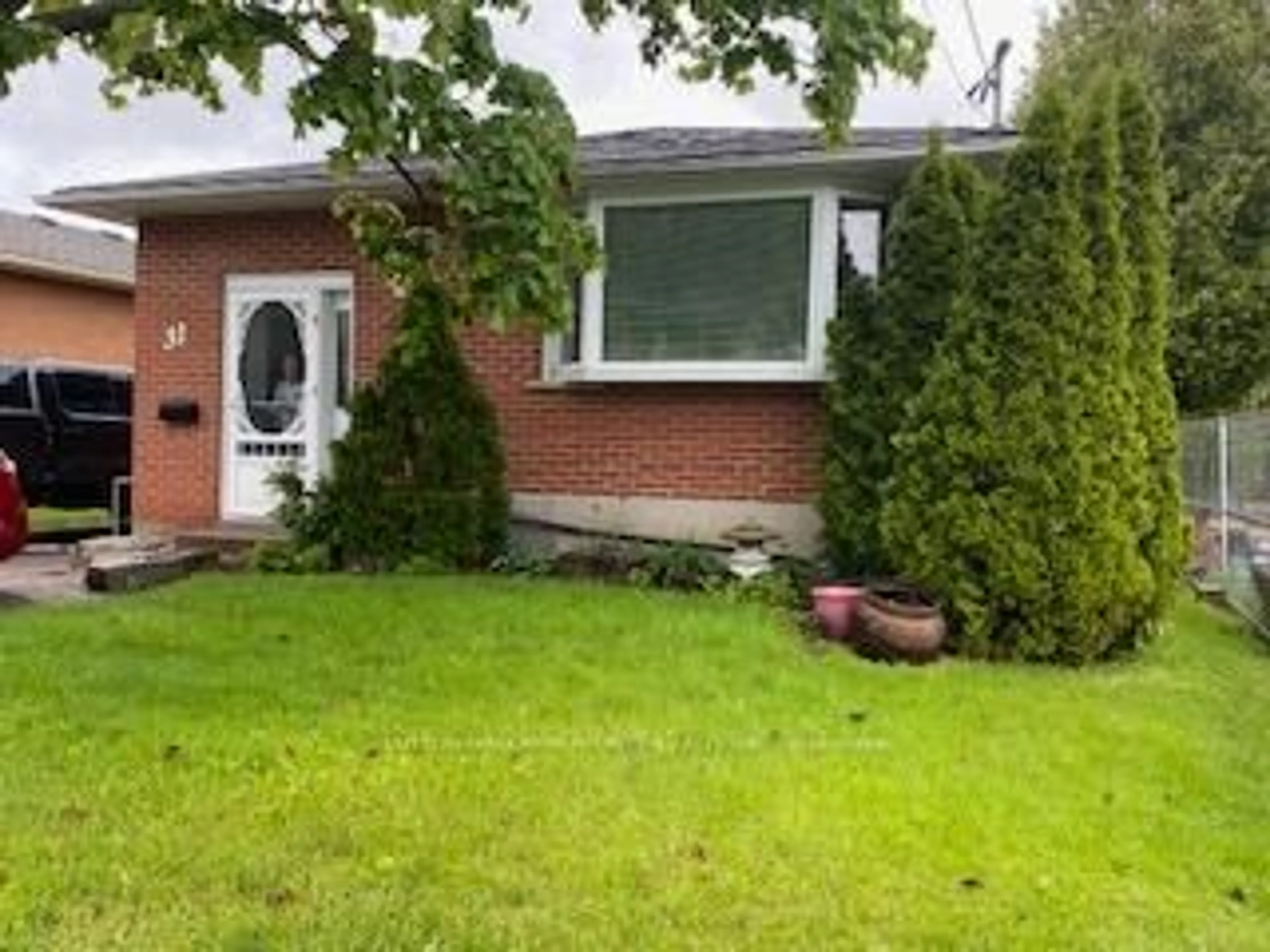 Unknown for 31 Lambs Lane, Clarington Ontario L1C 3G2