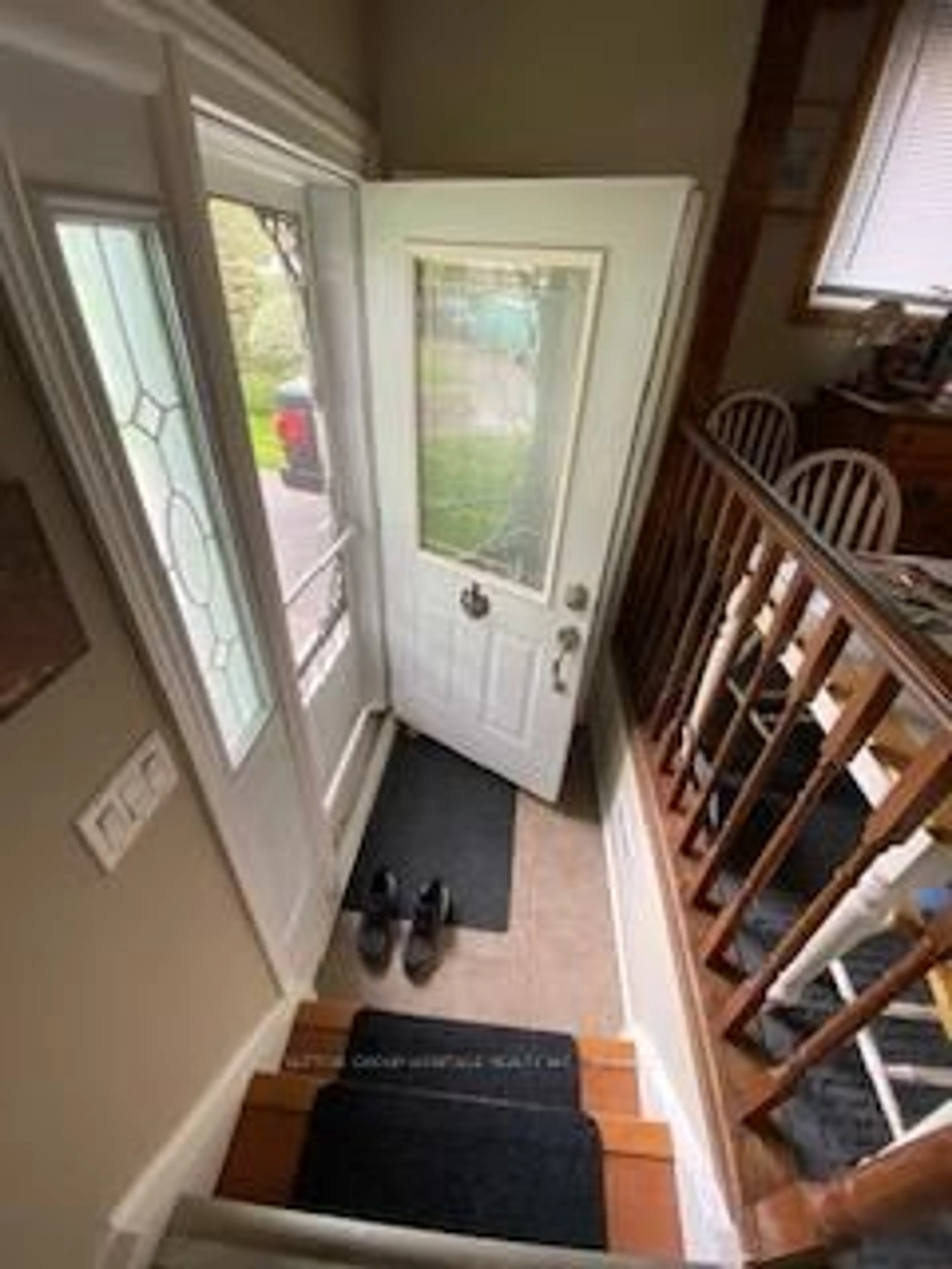 Indoor entryway for 31 Lambs Lane, Clarington Ontario L1C 3G2