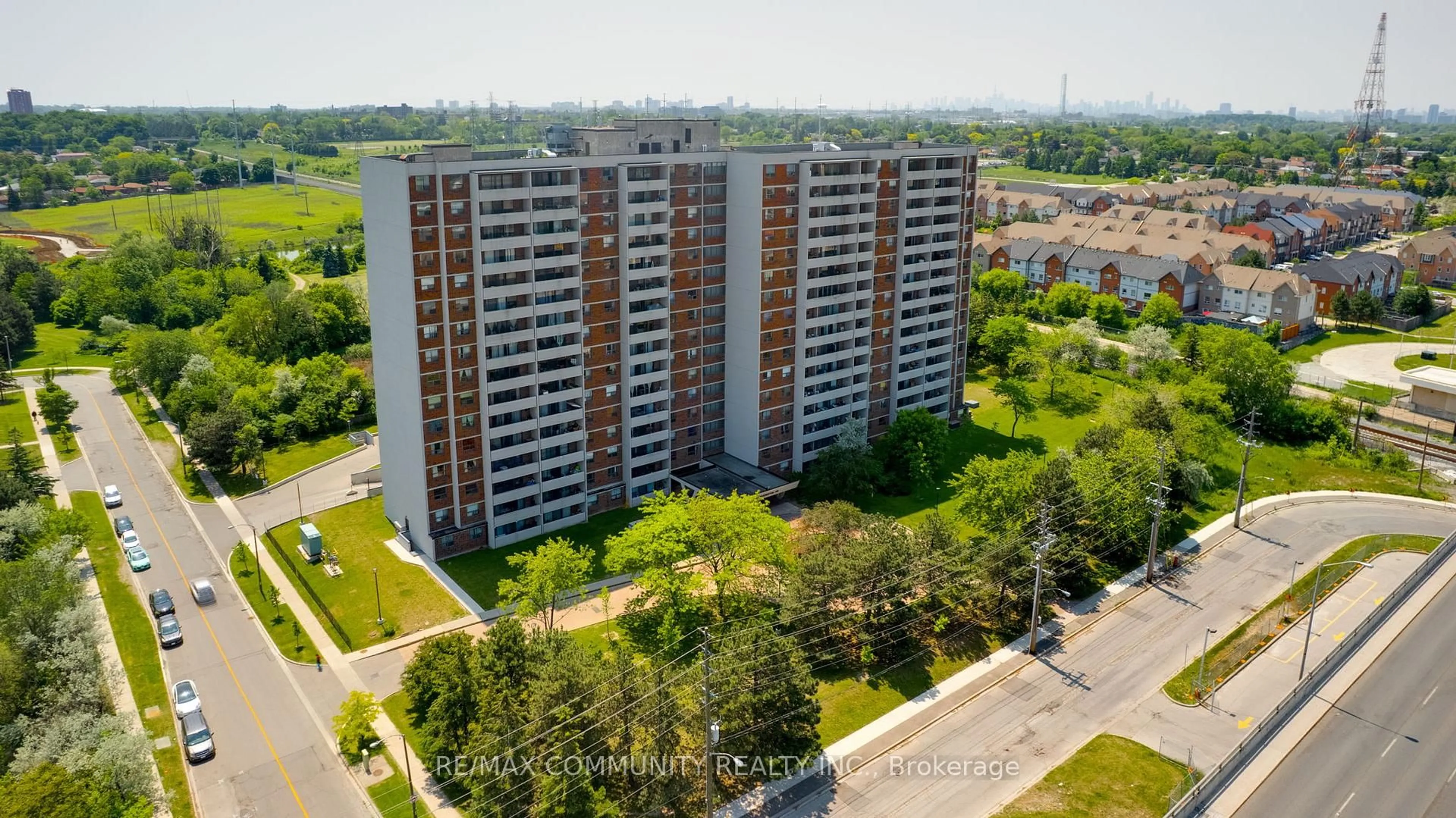 A pic from outside/outdoor area/front of a property/back of a property/a pic from drone, city buildings view from balcony for 301 Prudential Dr #1002, Toronto Ontario M1P 4V3