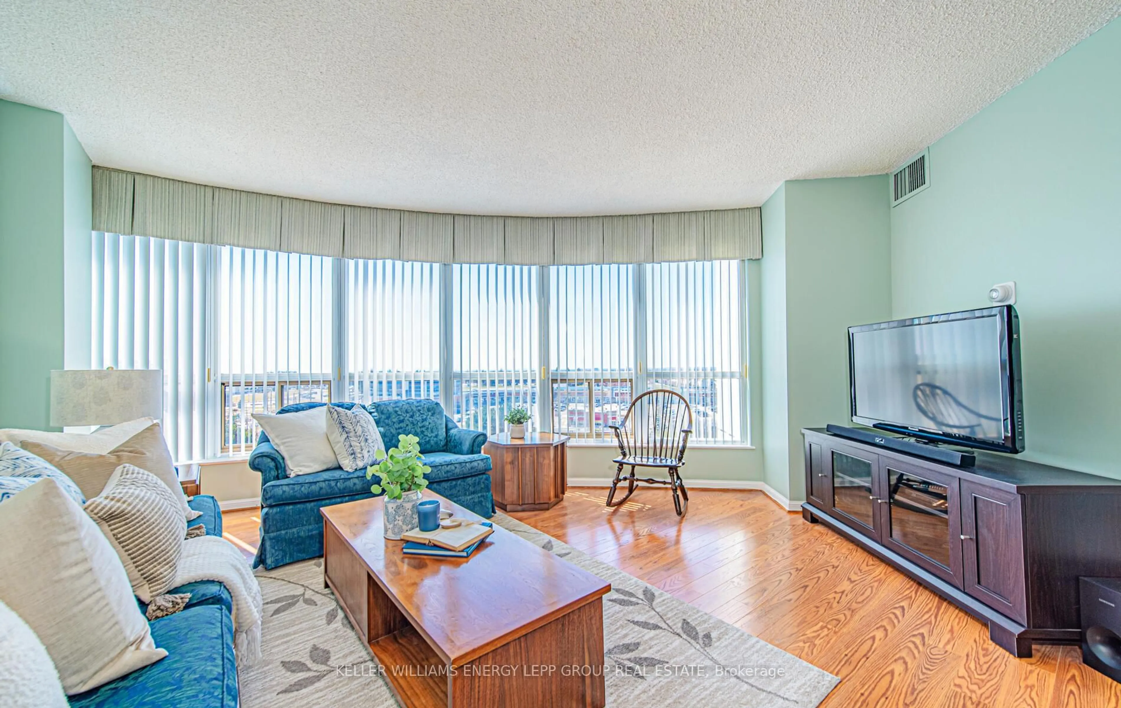 Living room with furniture, unknown for 712 Rossland Rd #1007, Whitby Ontario L1N 9E8