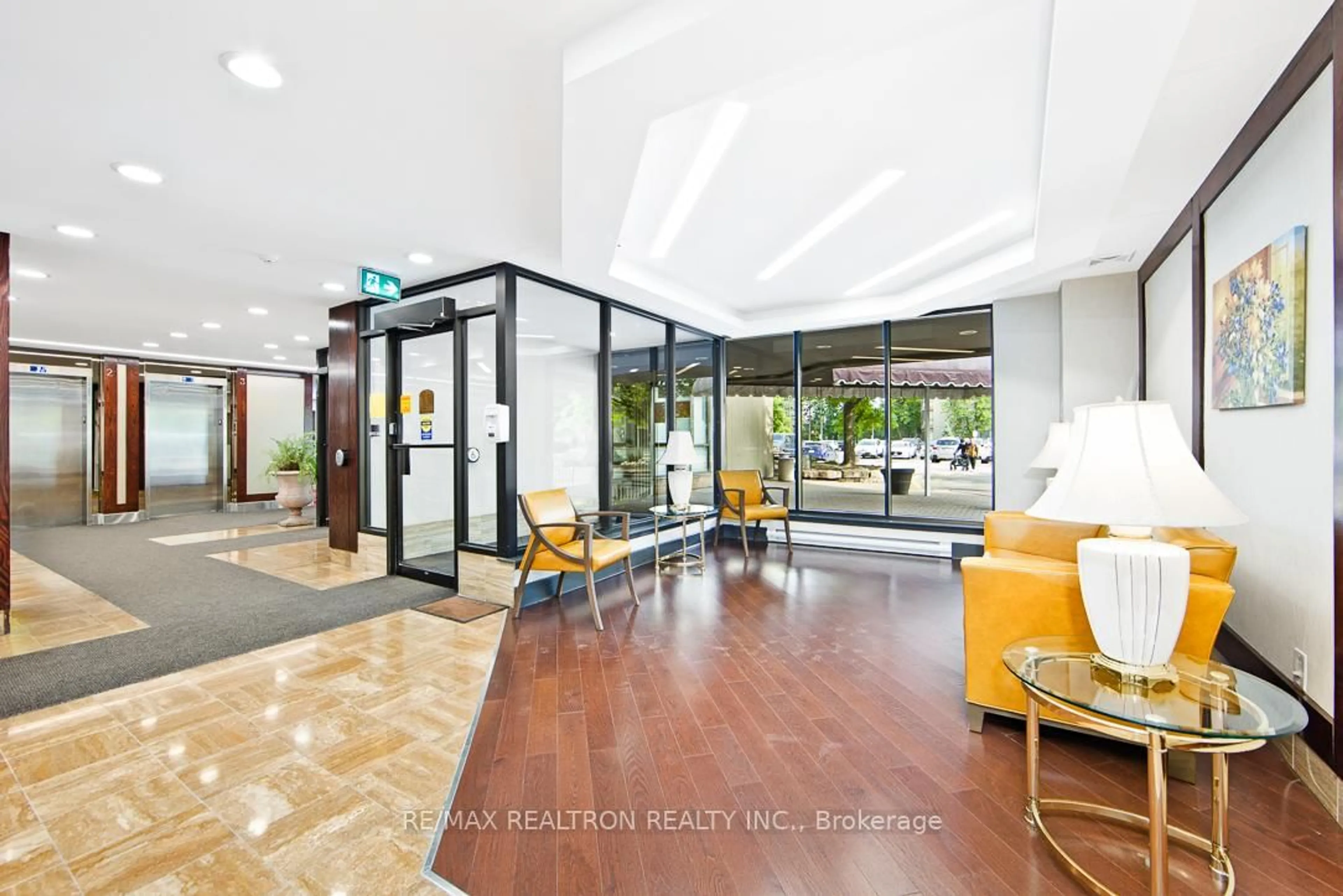 Indoor foyer for 25 Bamburgh Circ #1133, Toronto Ontario M1W 3W2