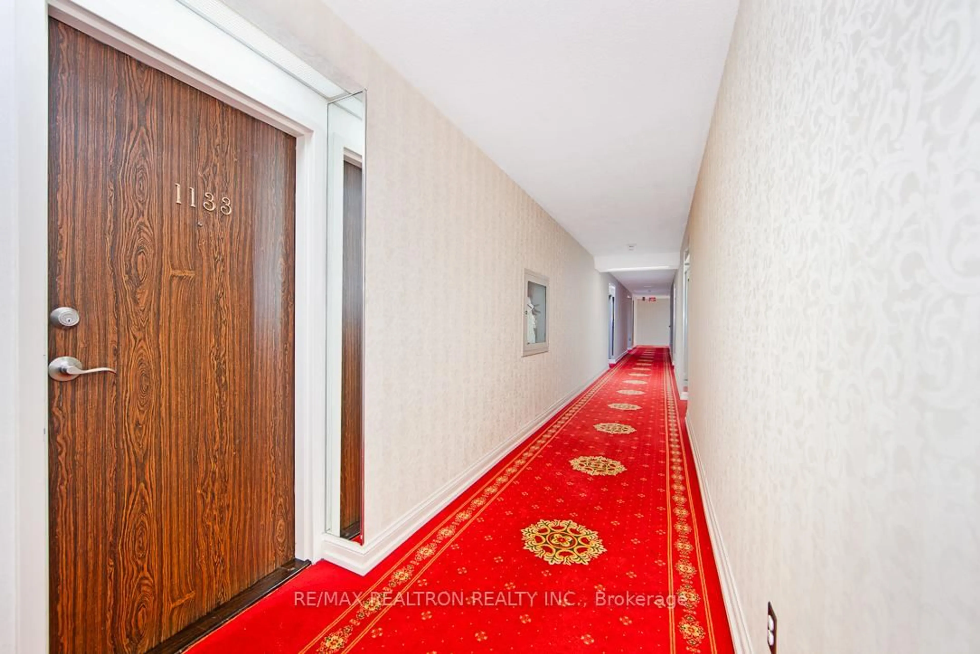 Indoor foyer for 25 Bamburgh Circ #1133, Toronto Ontario M1W 3W2