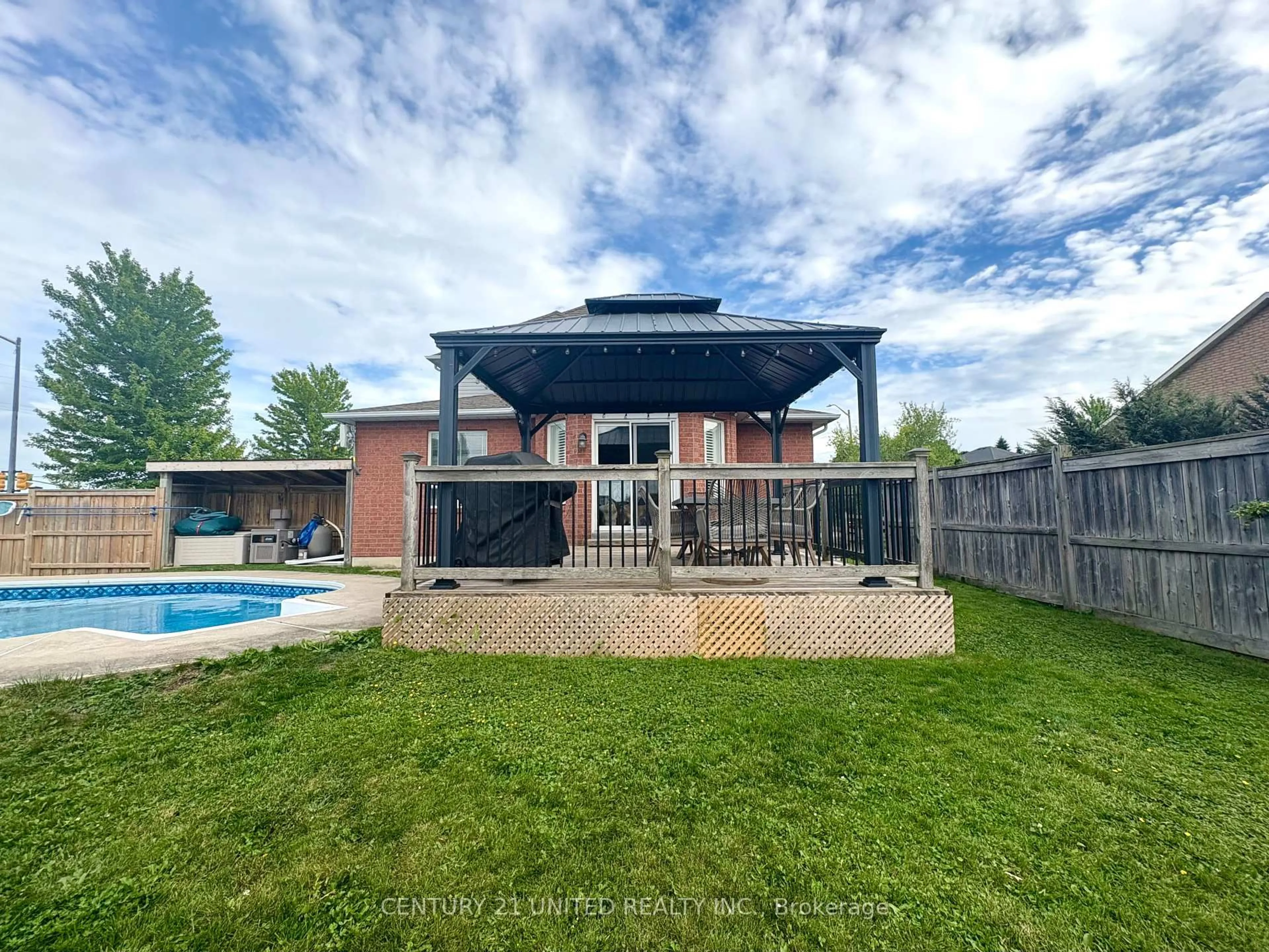 A pic from outside/outdoor area/front of a property/back of a property/a pic from drone, water/lake/river/ocean view for 3 Greenway Blvd, Scugog Ontario L9L 1S9