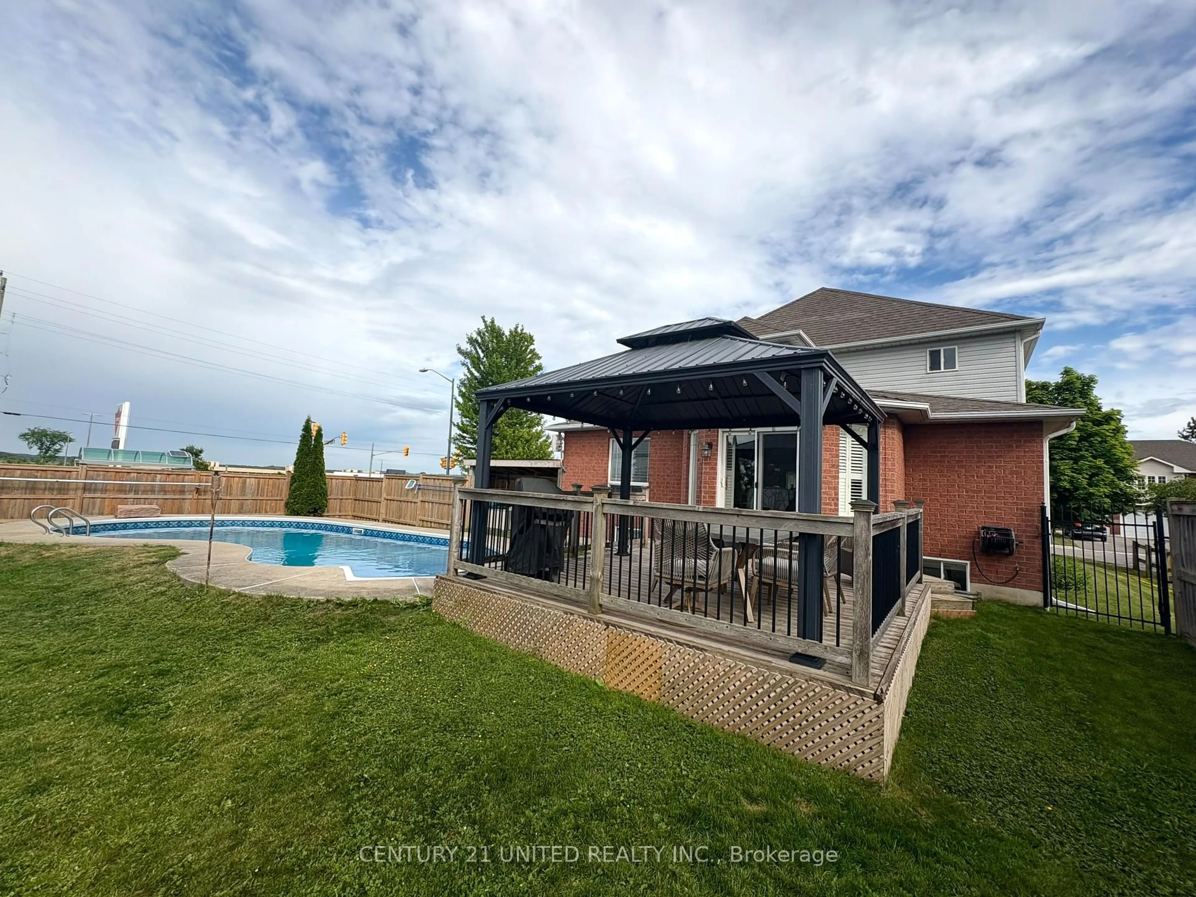 A pic from outside/outdoor area/front of a property/back of a property/a pic from drone, water/lake/river/ocean view for 3 Greenway Blvd, Scugog Ontario L9L 1S9