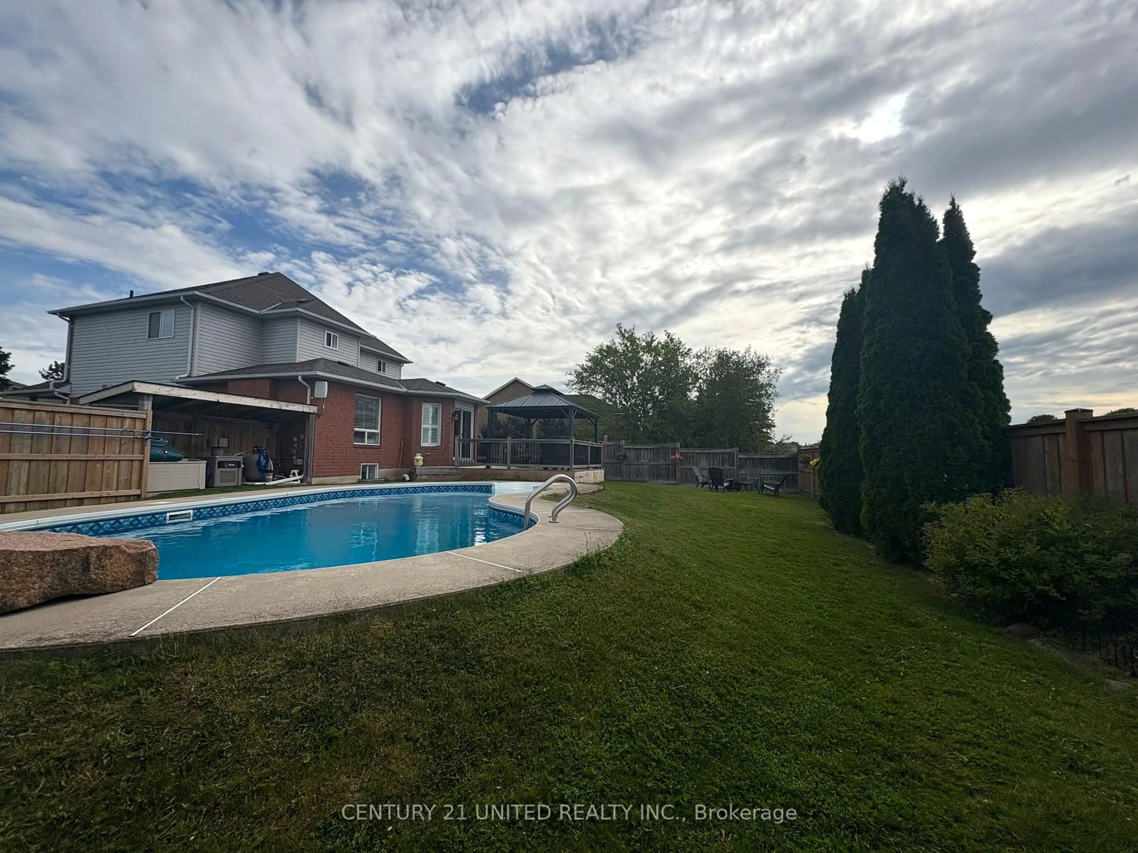A pic from outside/outdoor area/front of a property/back of a property/a pic from drone, water/lake/river/ocean view for 3 Greenway Blvd, Scugog Ontario L9L 1S9