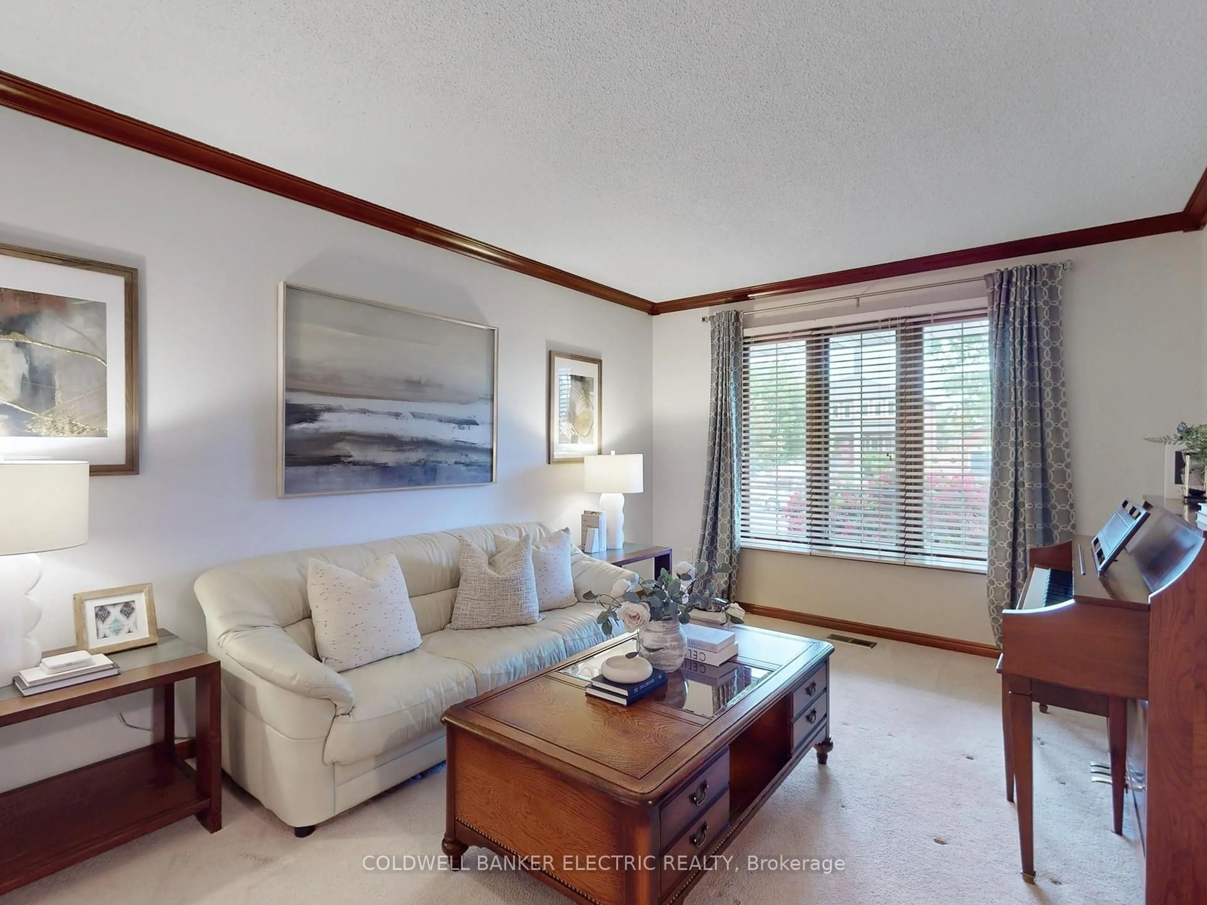 Living room with furniture, unknown for 41 Falstaff Cres, Whitby Ontario L1R 1W3