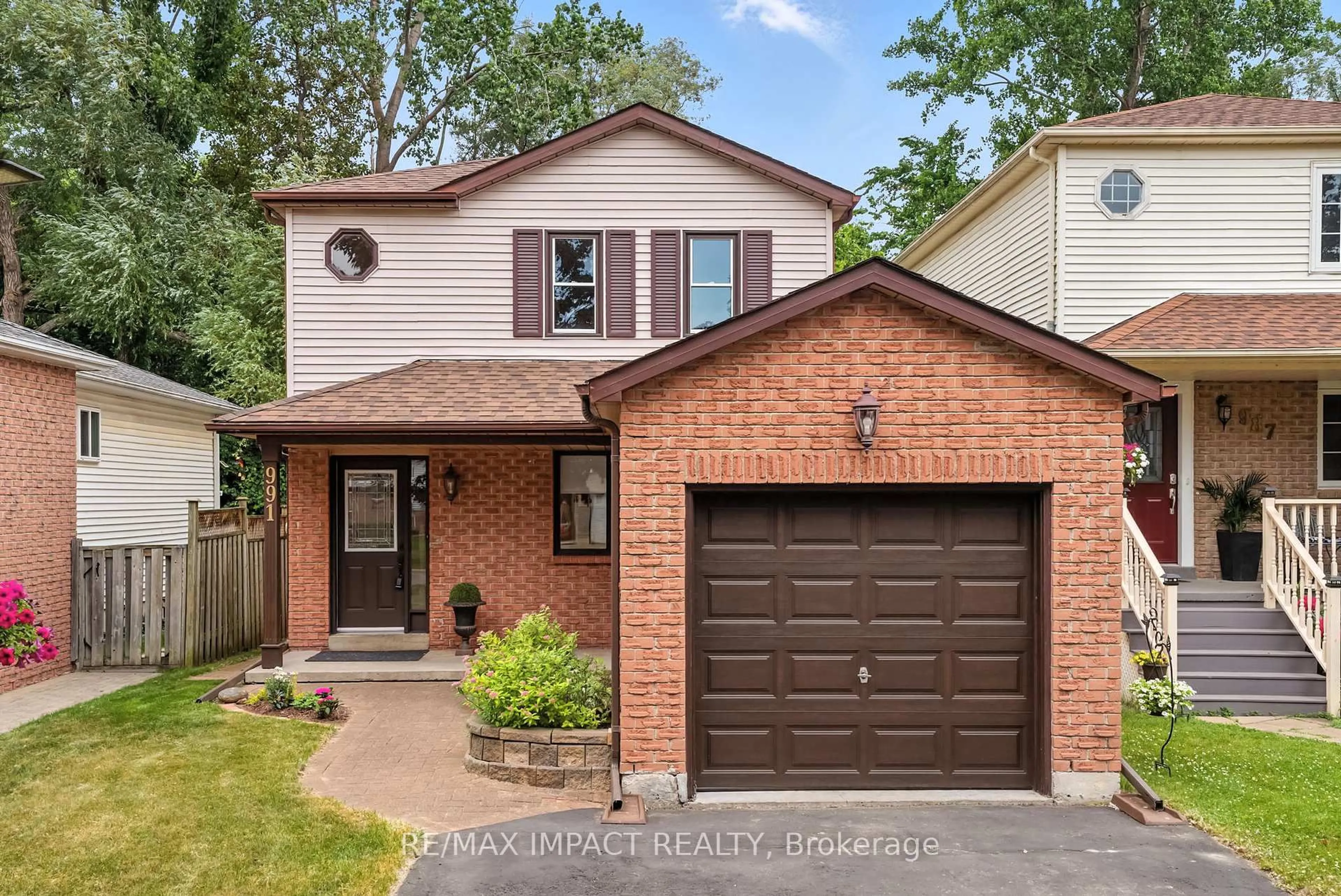 Home with brick exterior material, street for 991 Greenlane Crt, Oshawa Ontario L1K 2C6
