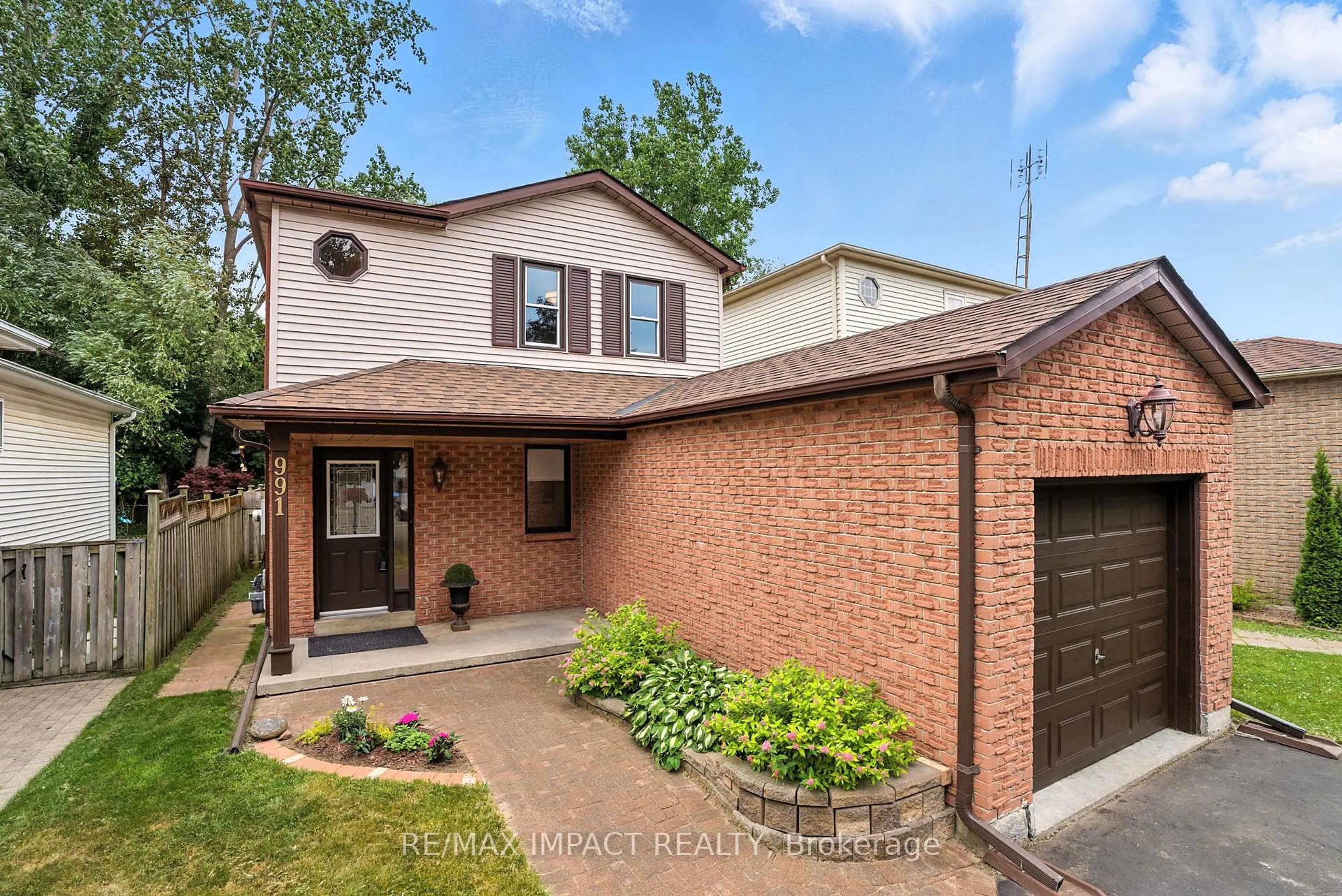 Home with brick exterior material, street for 991 Greenlane Crt, Oshawa Ontario L1K 2C6