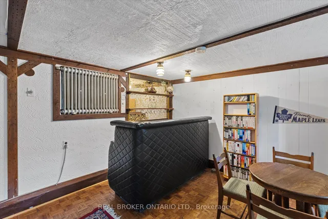 Additional property image - 882 Coxwell Ave