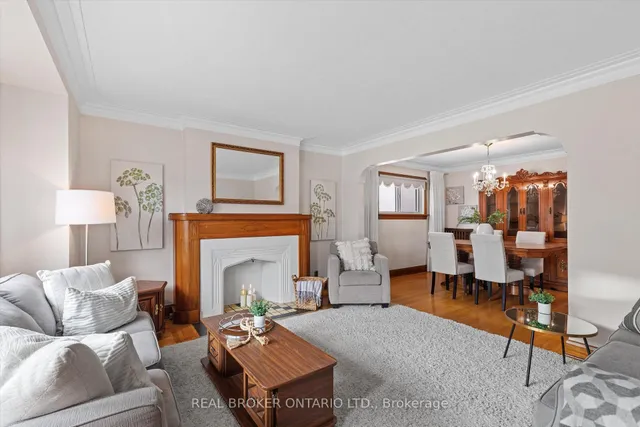 Additional property image - 882 Coxwell Ave