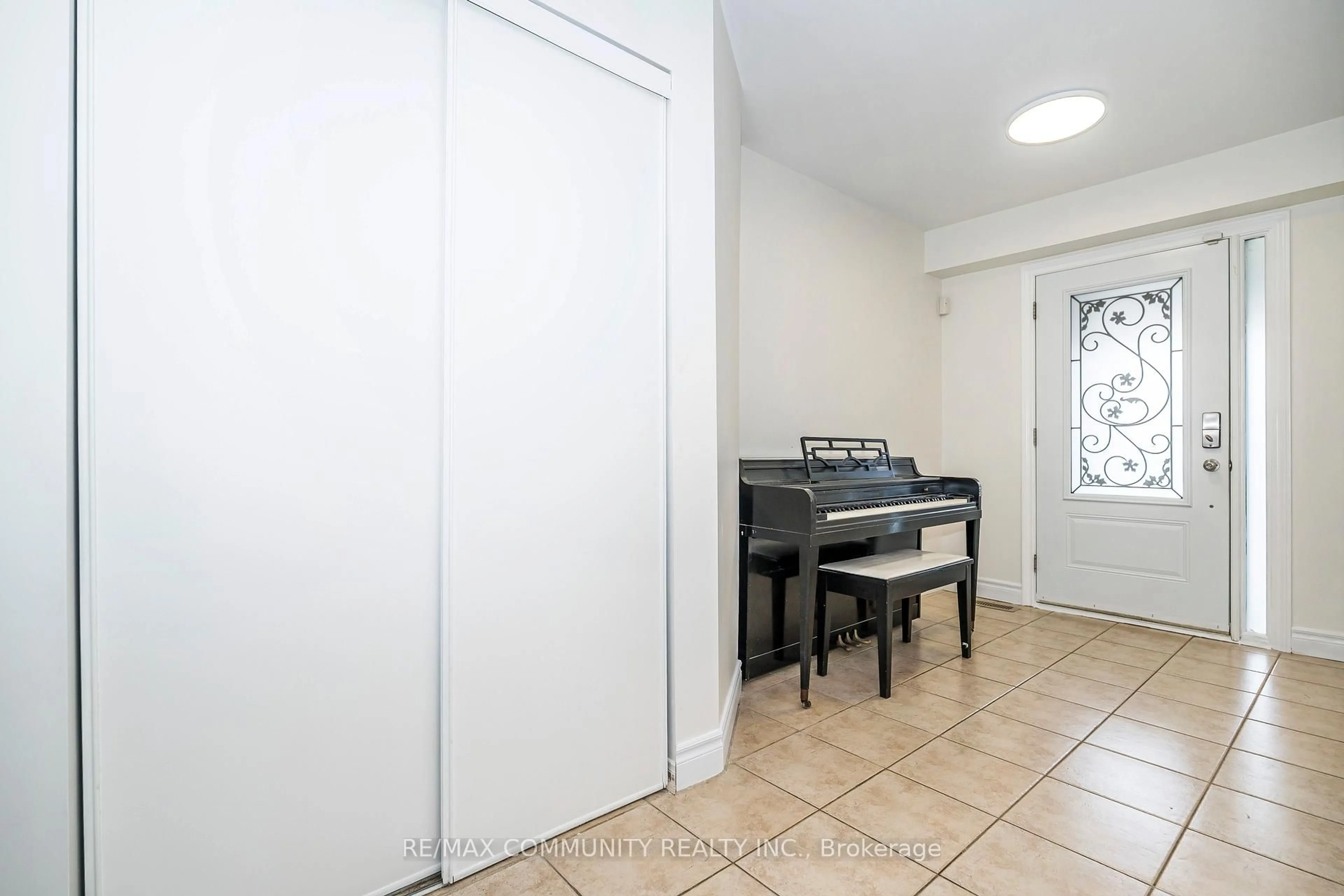 Unknown for 3 Tawn Cres, Ajax Ontario L1Z 1J1