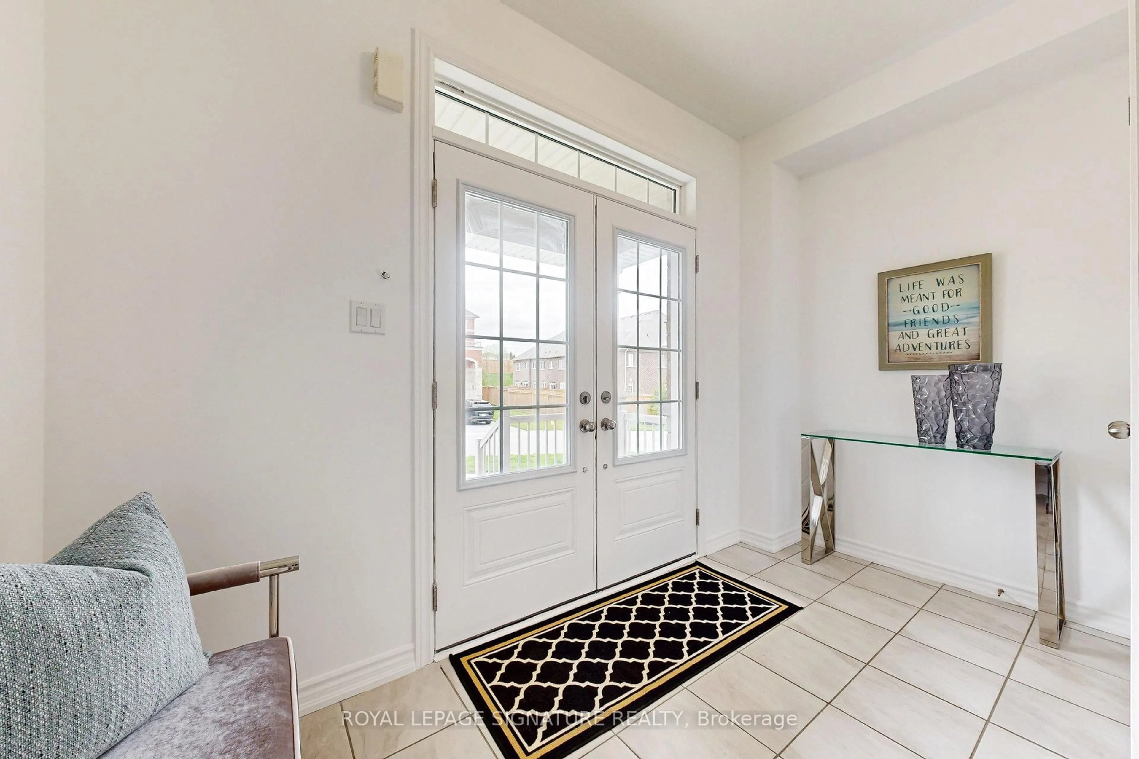 Indoor entryway for 137 Elephant Hill Dr, Clarington Ontario L1C 0V9