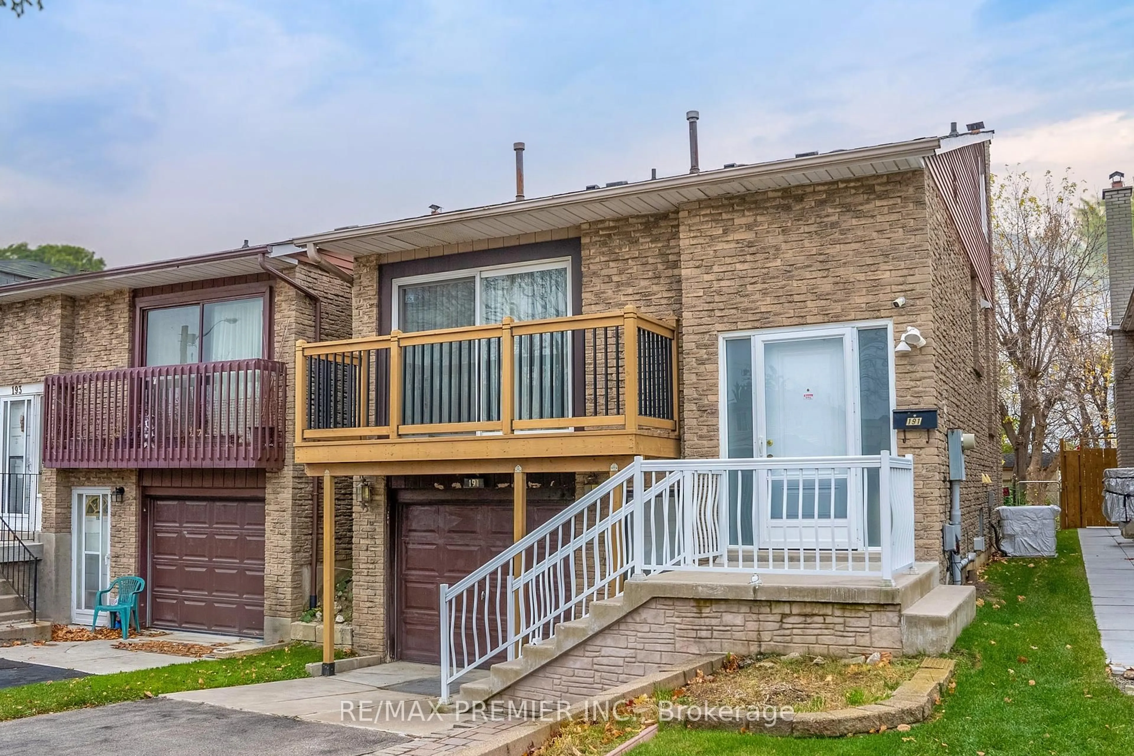 Home with brick exterior material, street for 191 Invergordon Ave, Toronto Ontario M1S 3Z1