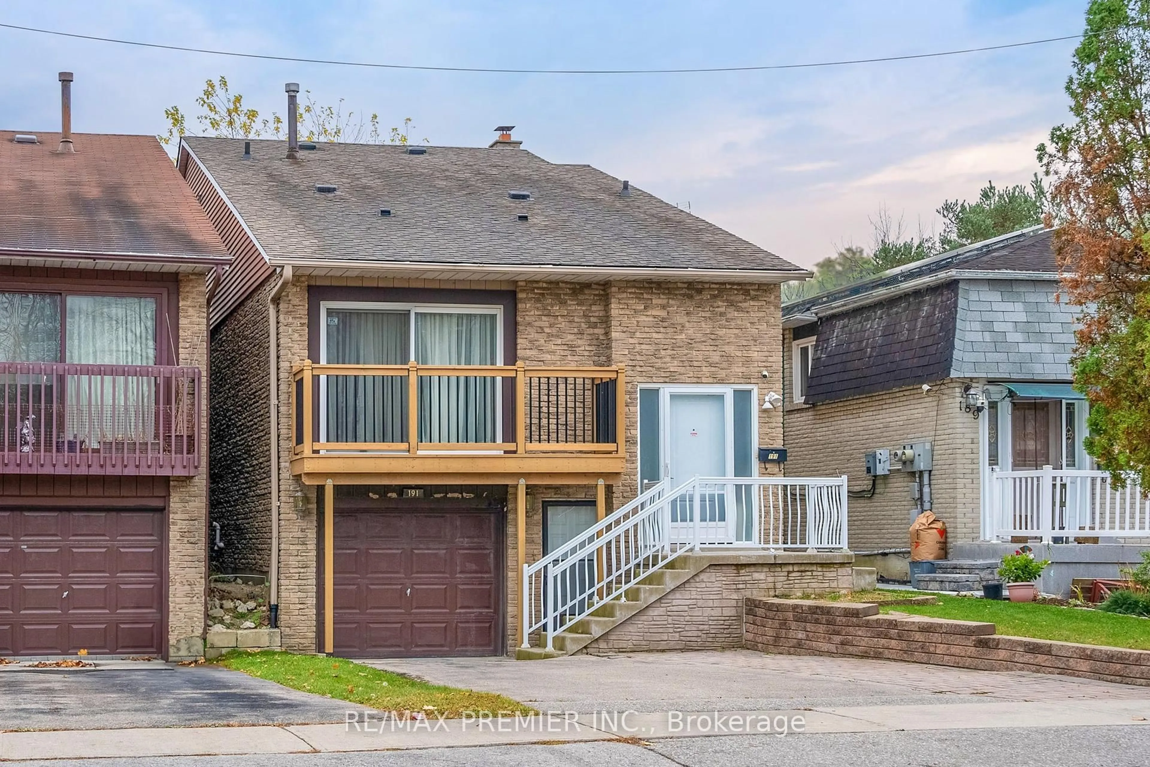 Home with brick exterior material, street for 191 Invergordon Ave, Toronto Ontario M1S 3Z1