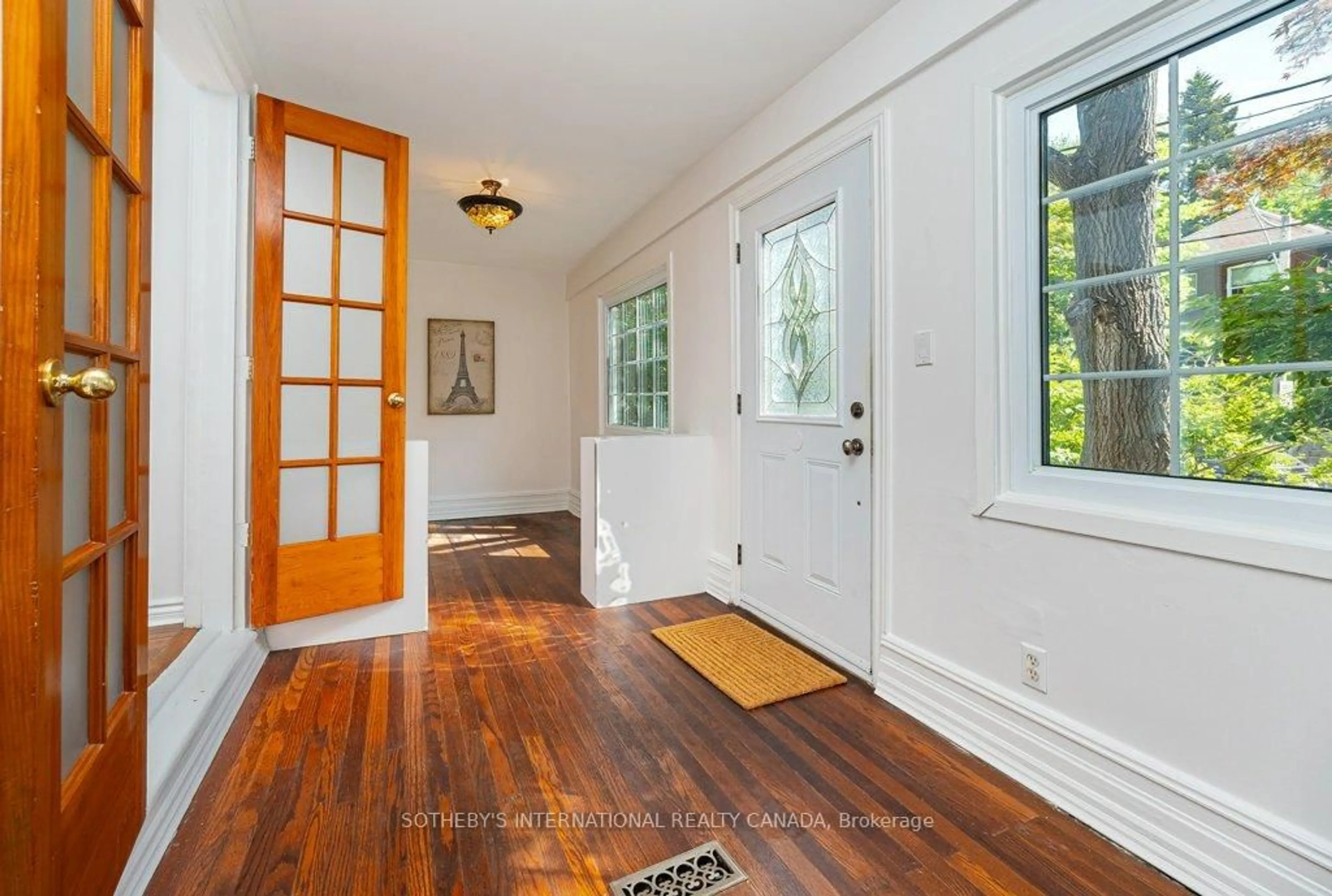 Indoor entryway for 692 Woodbine Ave, Toronto Ontario M4E 2J1