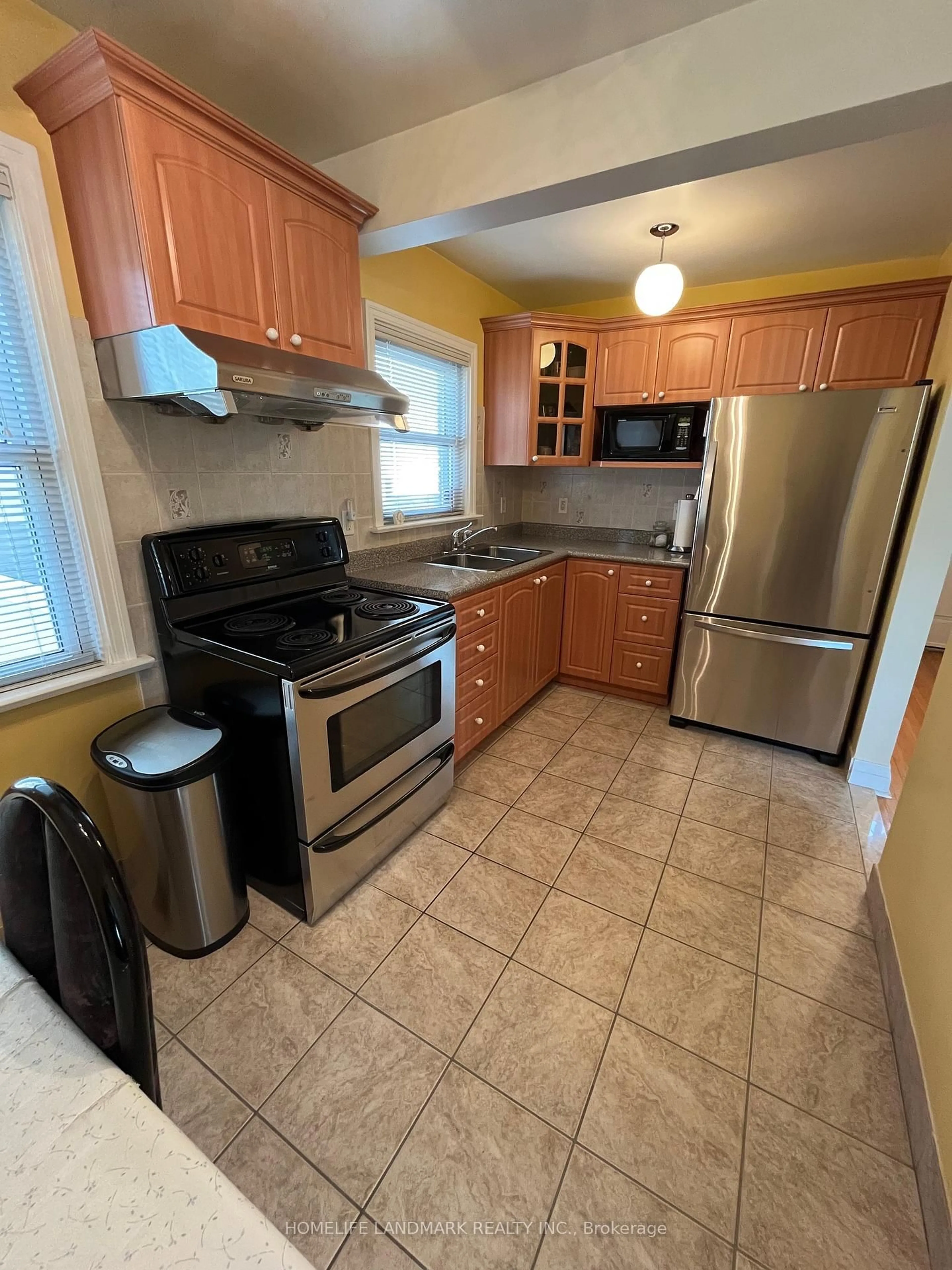 Standard kitchen, ceramic/tile floor for 19 Southmead Rd, Toronto Ontario M1L 2H7