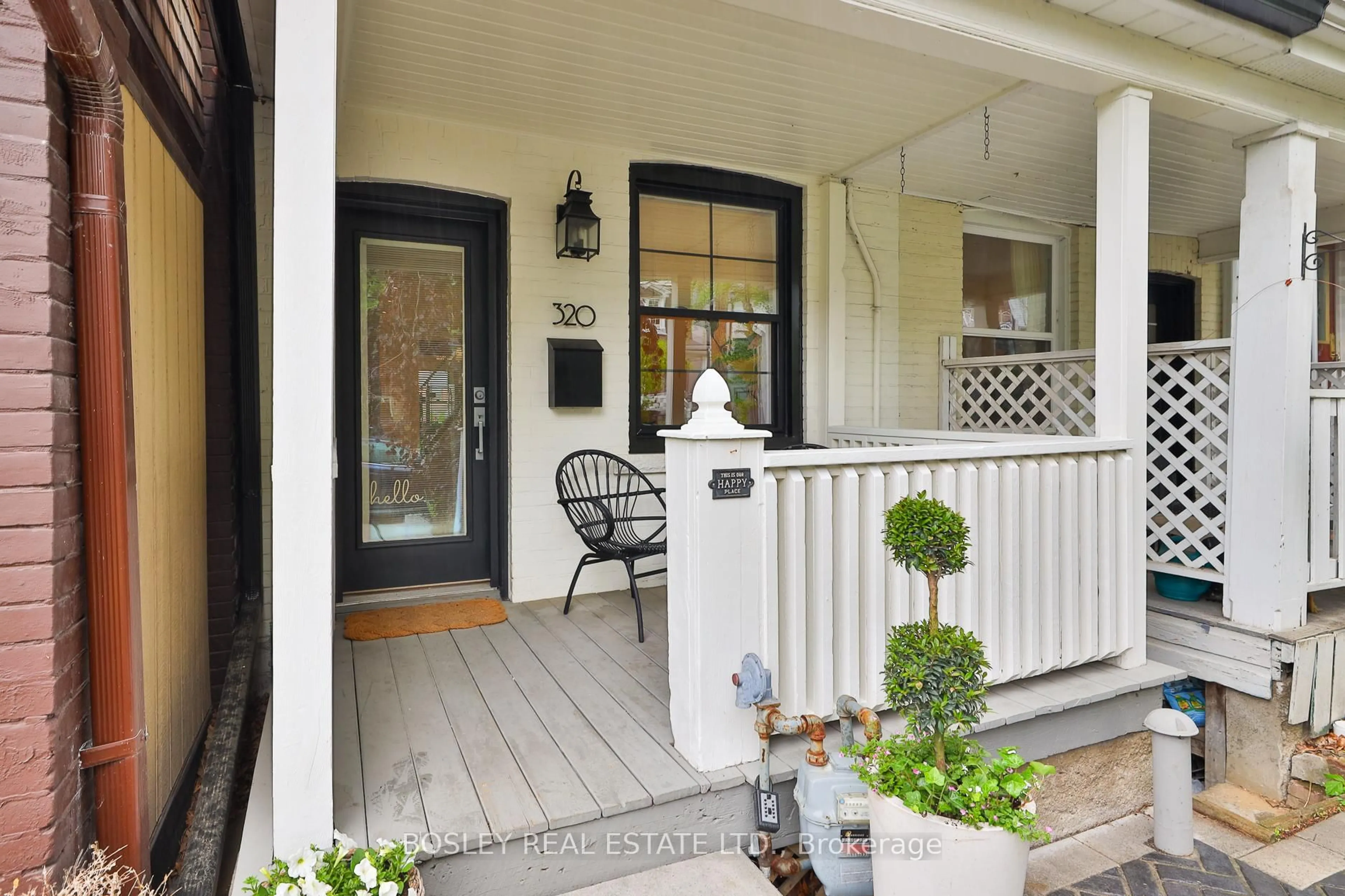 Indoor entryway for 320 Highfield Rd, Toronto Ontario M4L 2V5