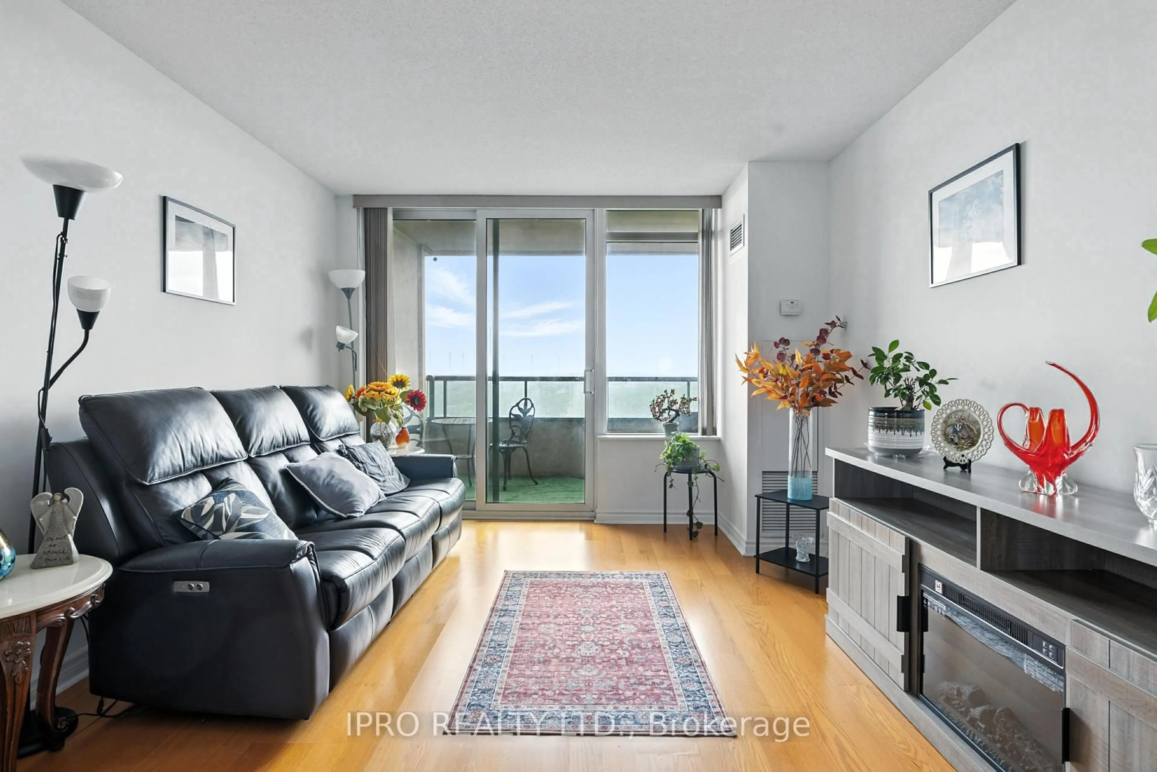 Living room with furniture, unknown for 61 Town Centre Crt #1610, Toronto Ontario M1P 5C5