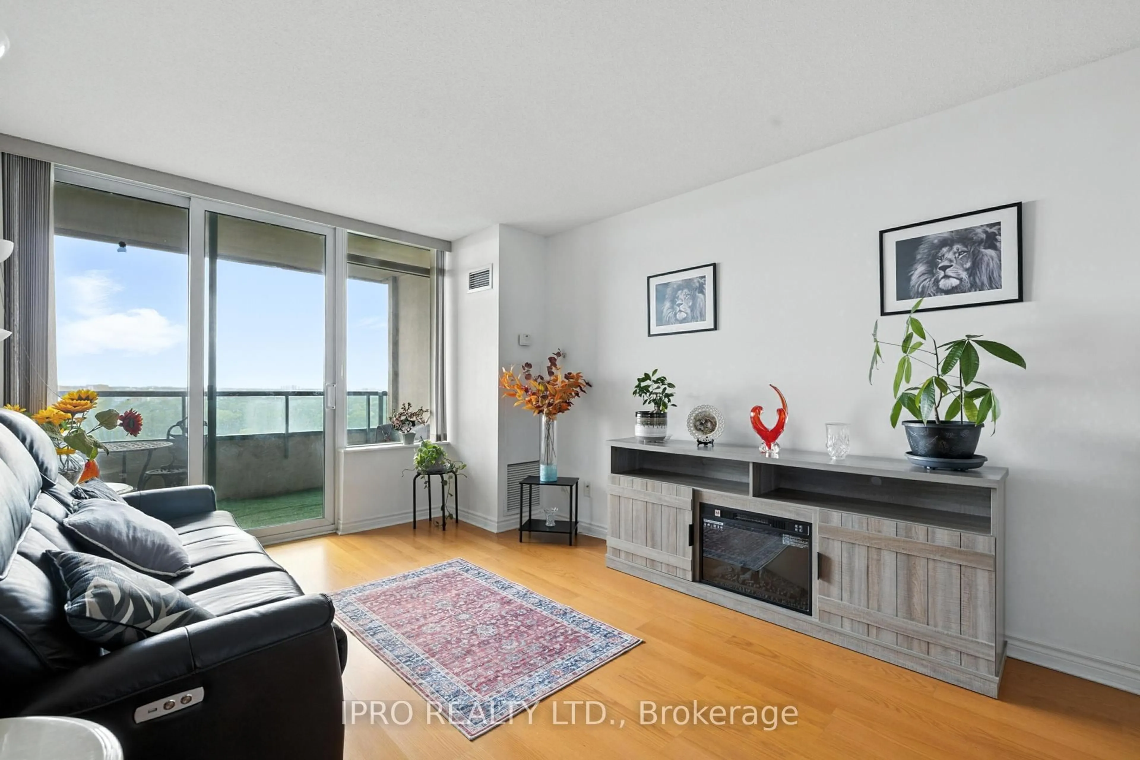 Balcony in the apartment, water/lake/river/ocean view for 61 Town Centre Crt #1610, Toronto Ontario M1P 5C5