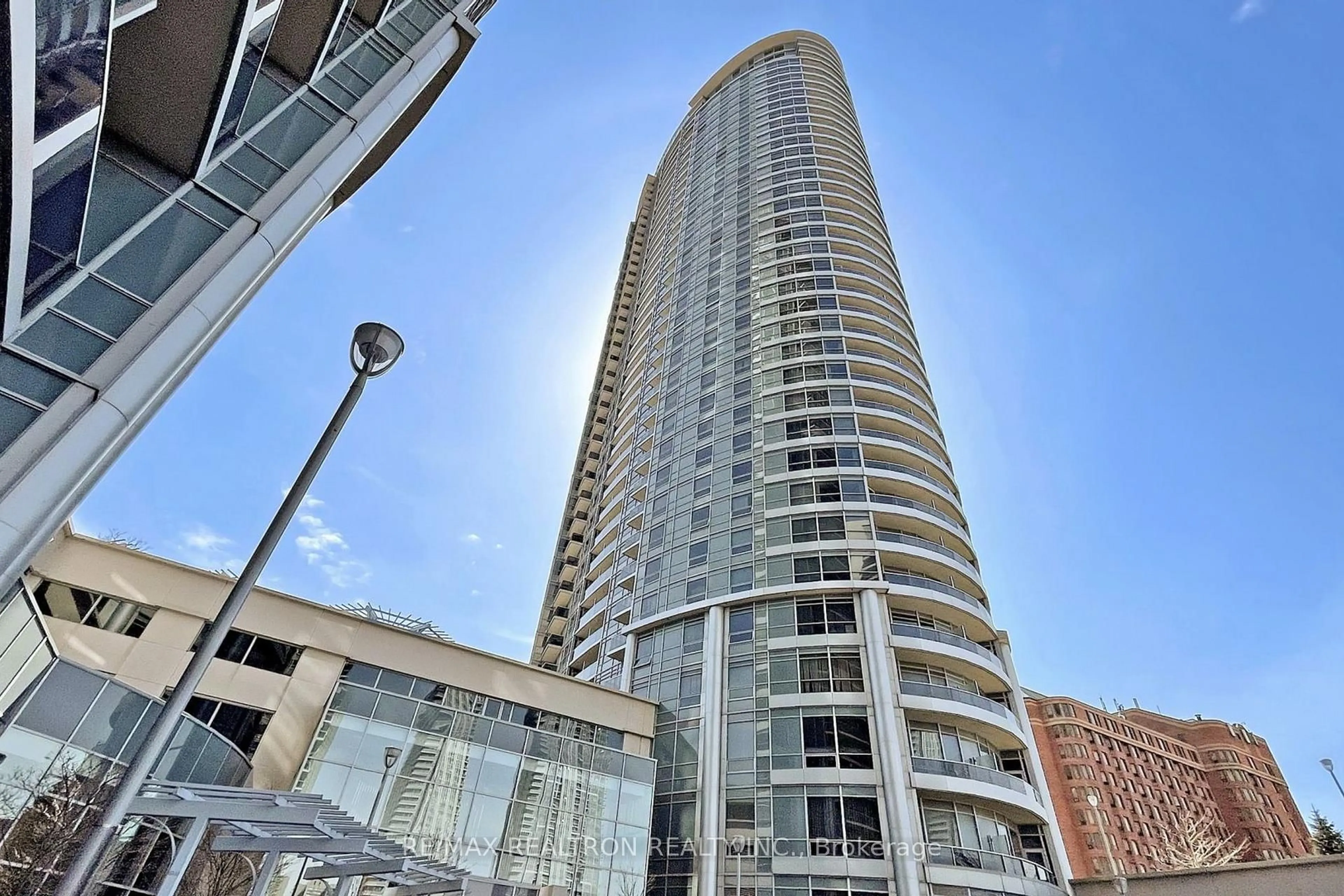 Unknown for 125 Village Green Sq #911, Toronto Ontario M1S 0G3