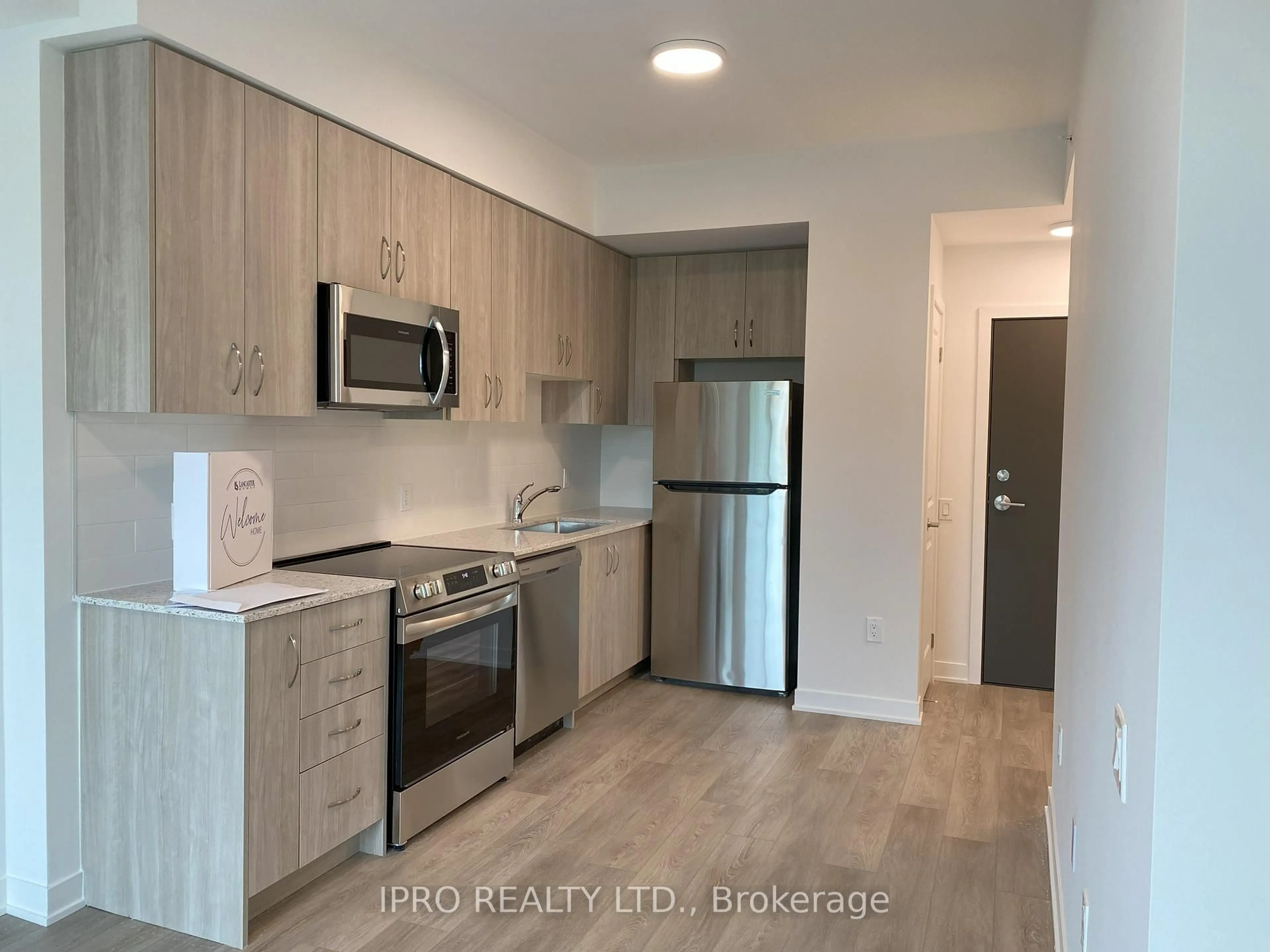 Standard kitchen, unknown for 385 Arctic Red Dr #224, Oshawa Ontario L1L 0W9