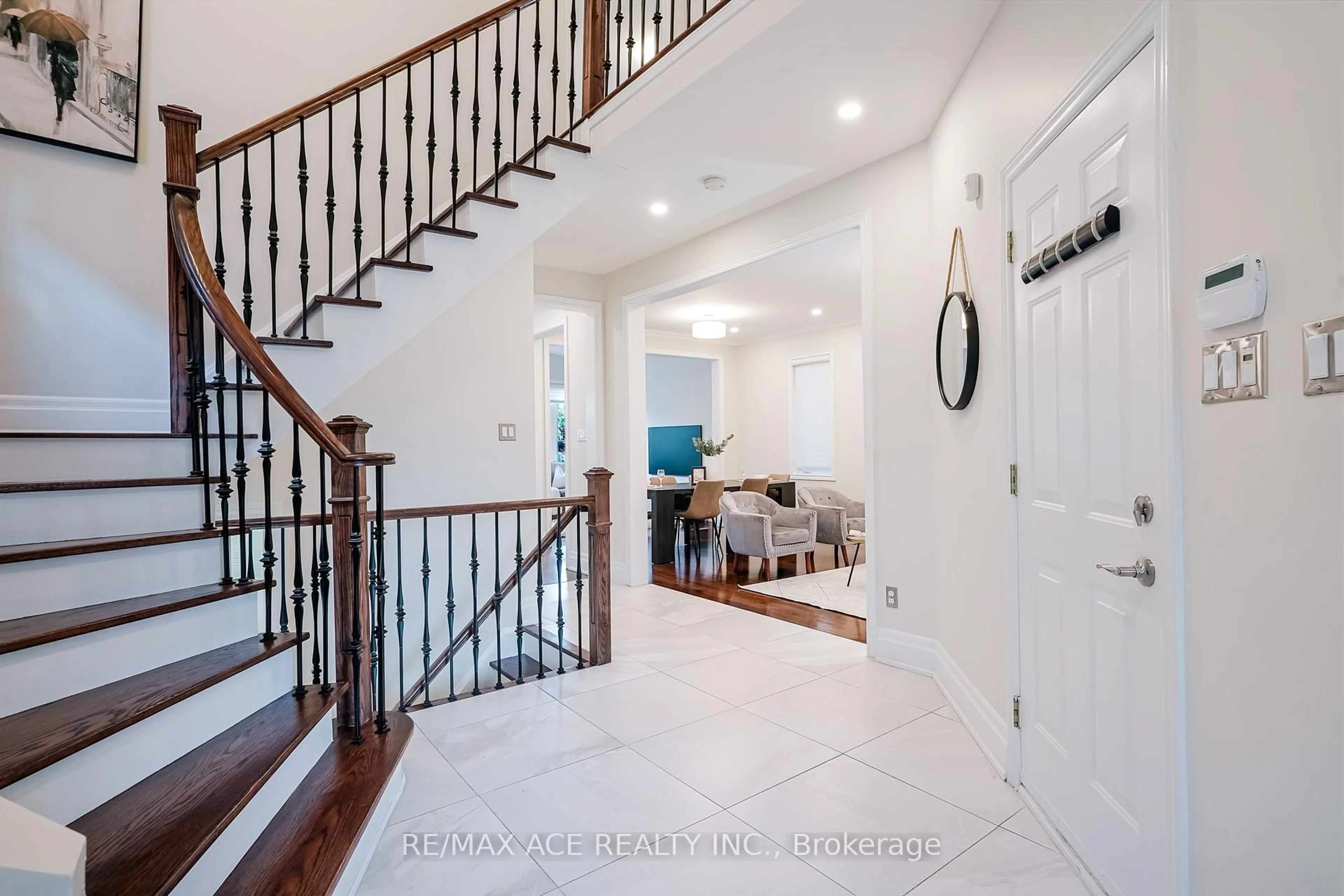 Indoor entryway for 59 Ridgecrest Dr, Toronto Ontario M1W 4A3