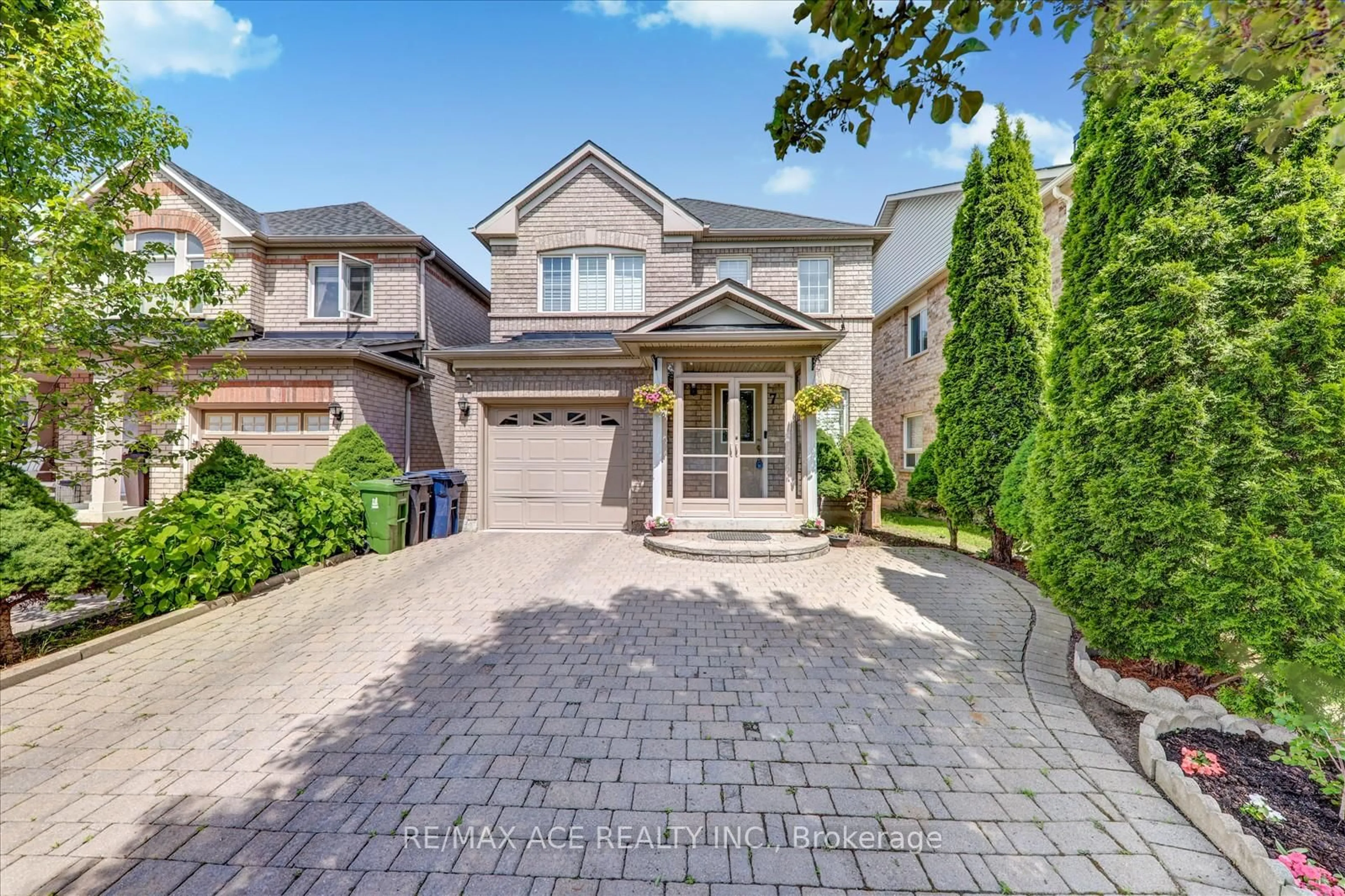 Home with brick exterior material, street for 7 Glacier Cres, Toronto Ontario M1X 2A9