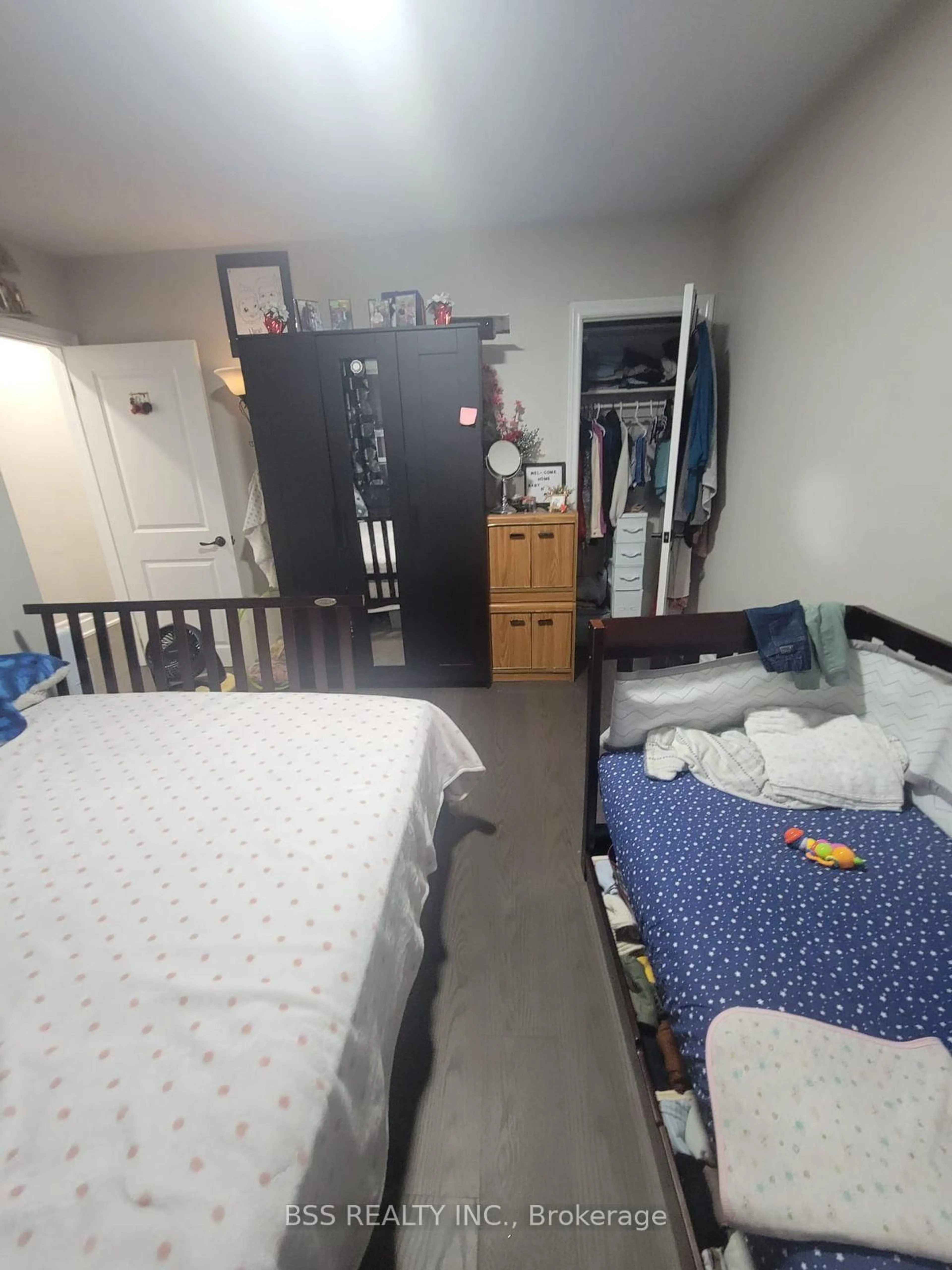 A pic of a room for 55 Inniswood Dr, Toronto Ontario M1R 1E8