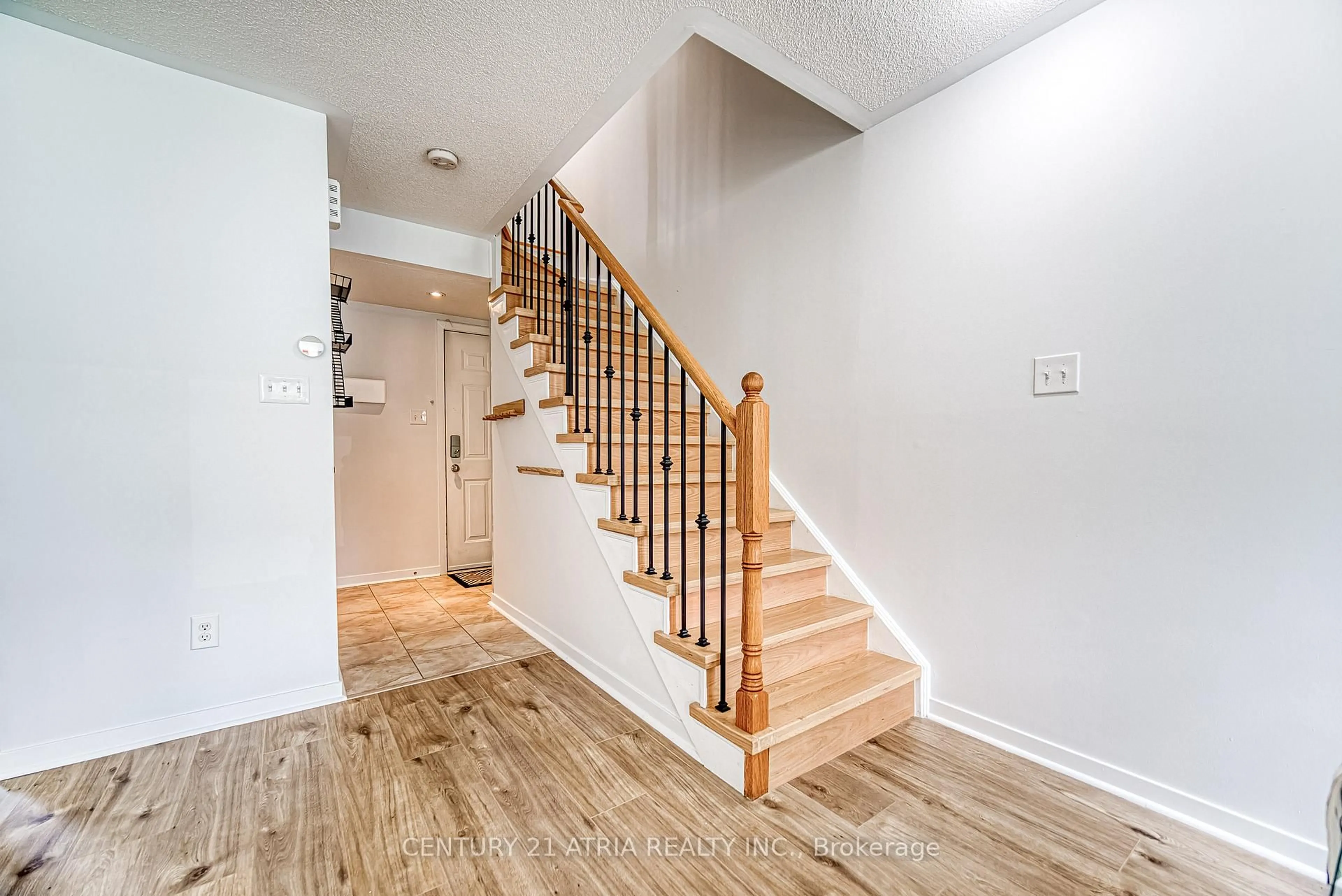 Stairs for 8 Frances Loring Lane #2, Toronto Ontario M4M 3E8