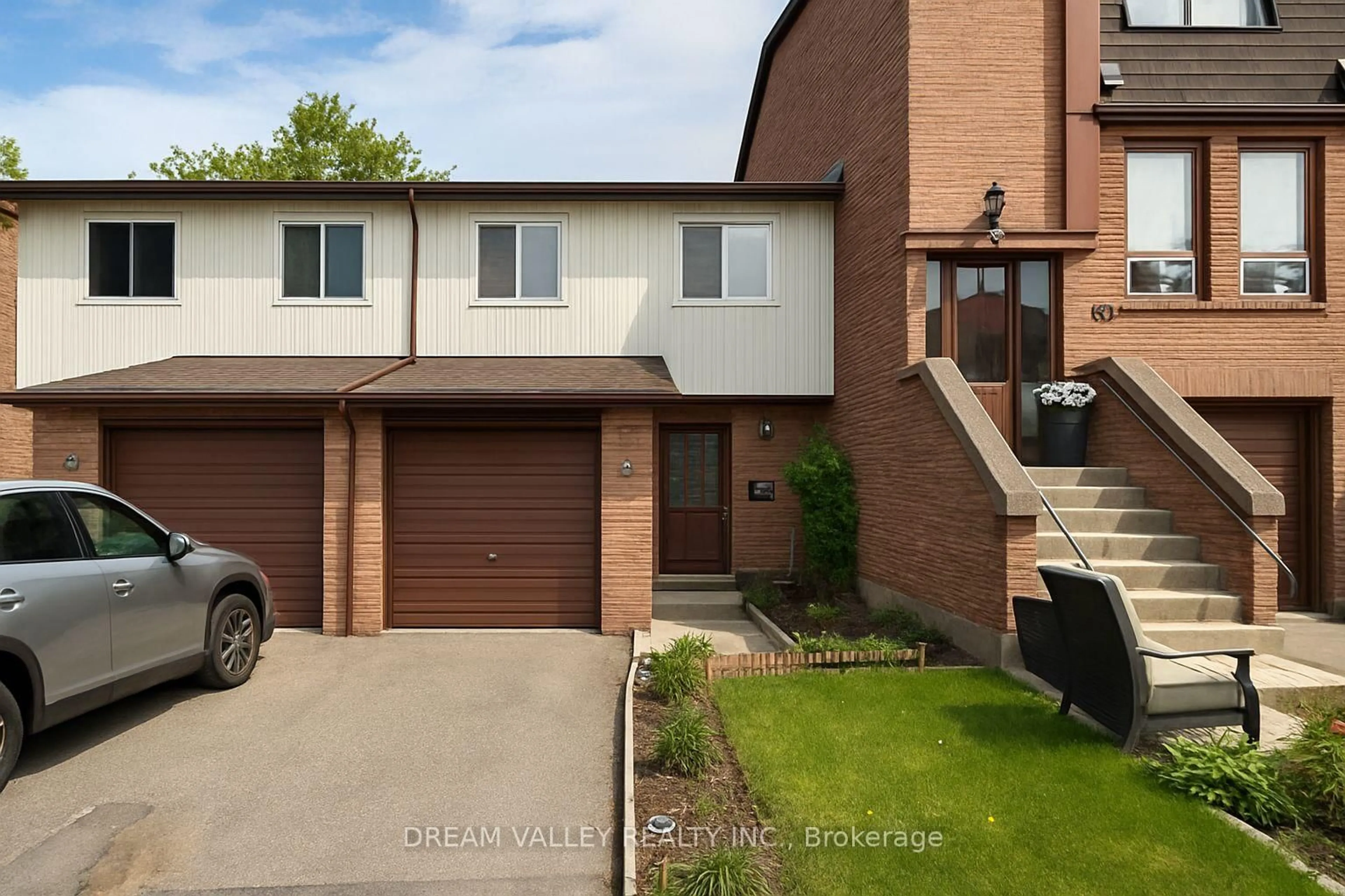 A pic from outside/outdoor area/front of a property/back of a property/a pic from drone, street for 175 Trudelle St #61, Toronto Ontario M1J 3K5