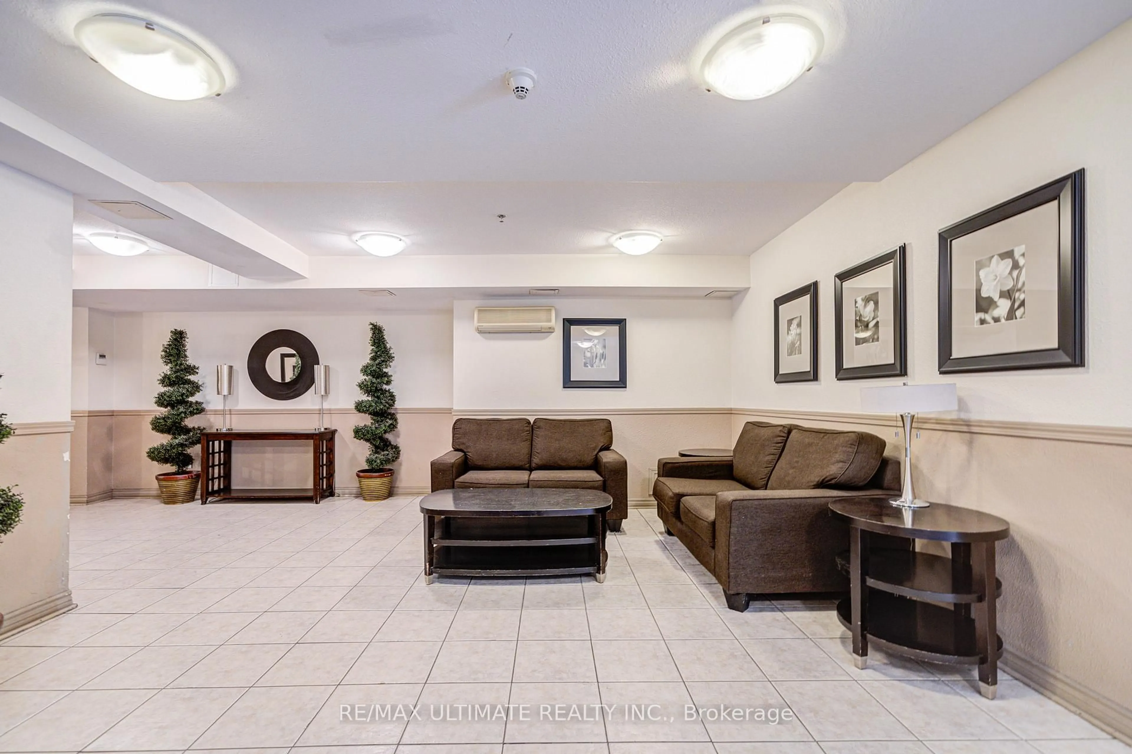 Lobby for 684 Warden Ave #326, Toronto Ontario M1L 4W4