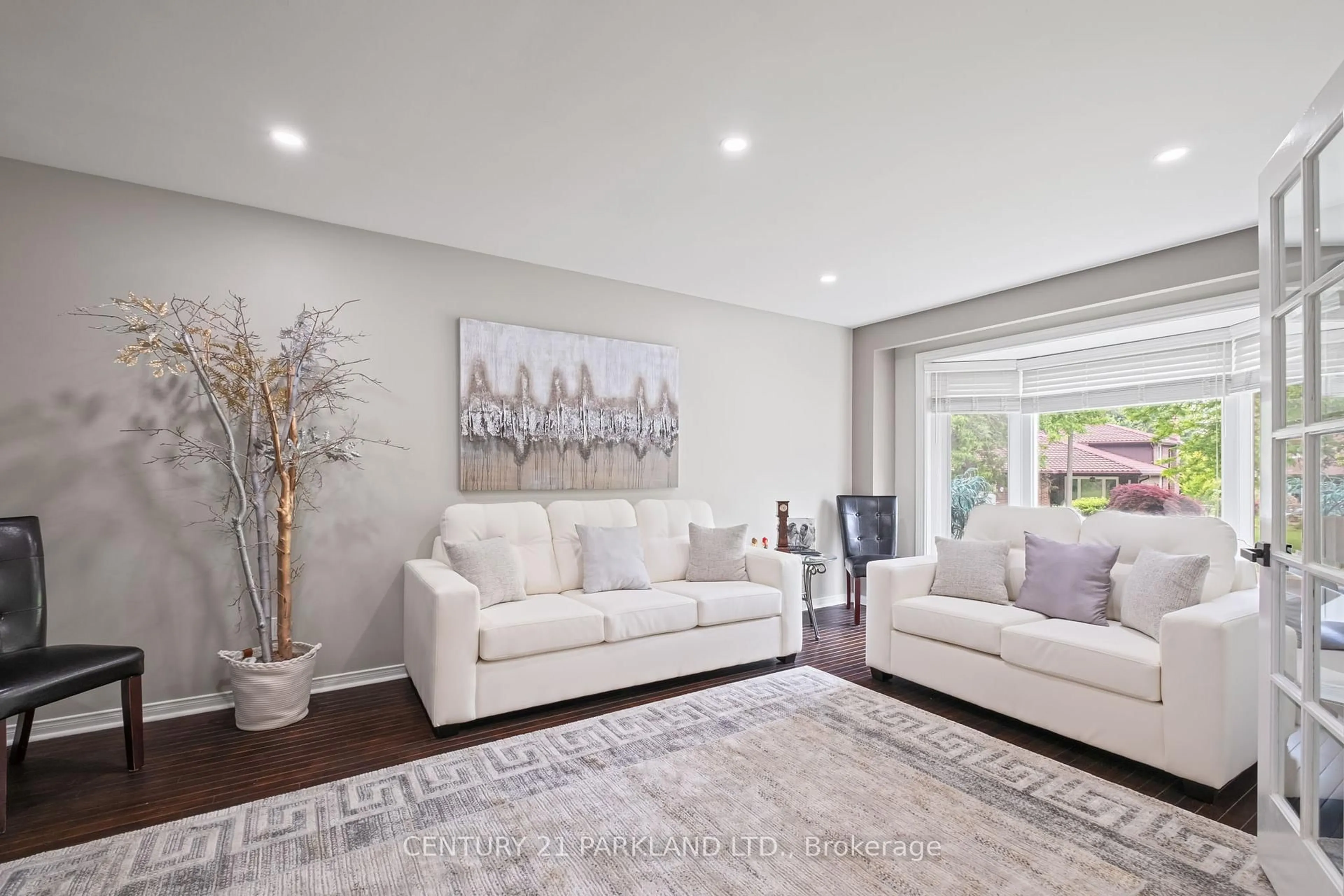 Living room with furniture, unknown for 87 Bonacres Ave, Toronto Ontario M1C 3B8