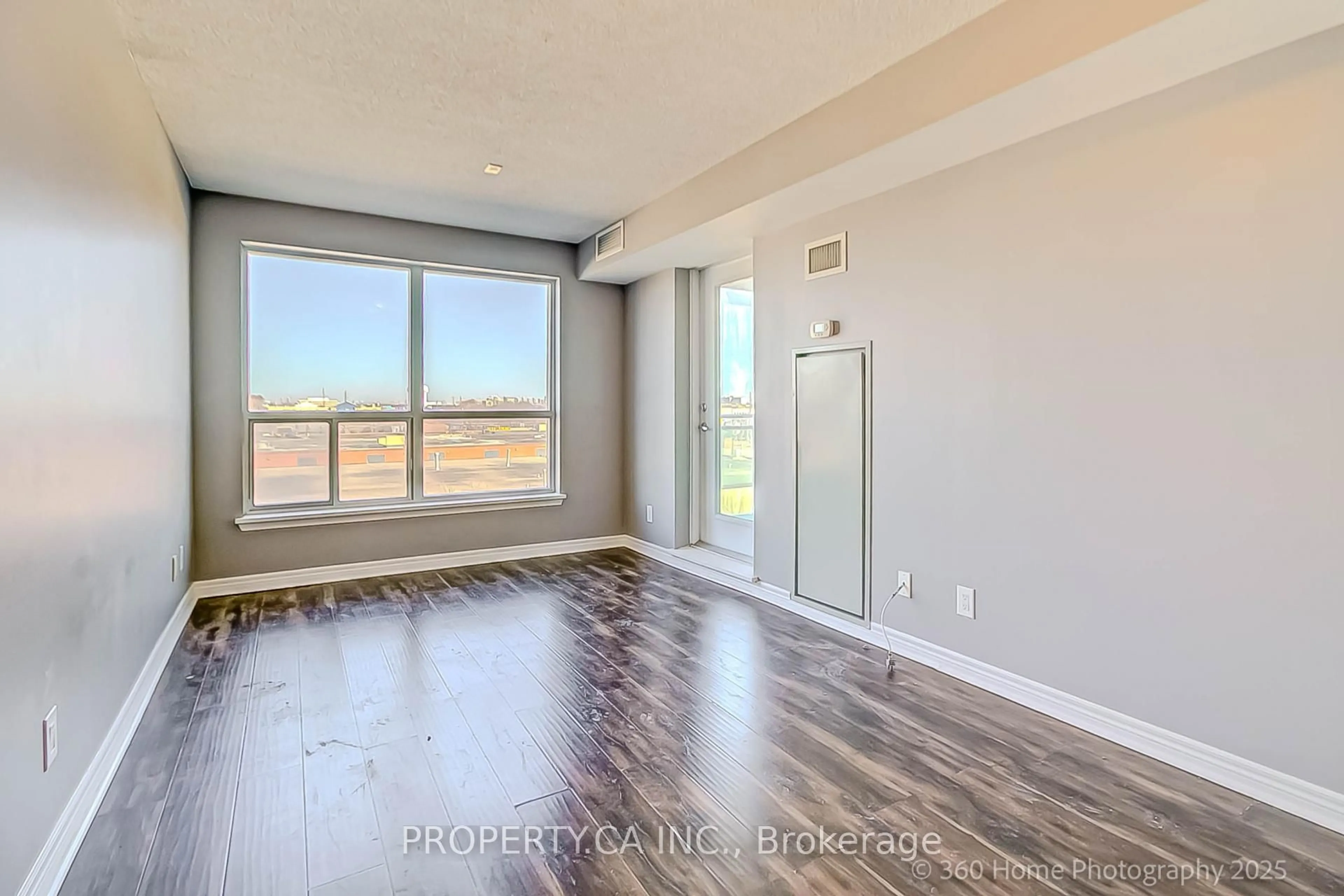 A pic of a room for 60 Fairfax Cres #428, Toronto Ontario M1L 0E1