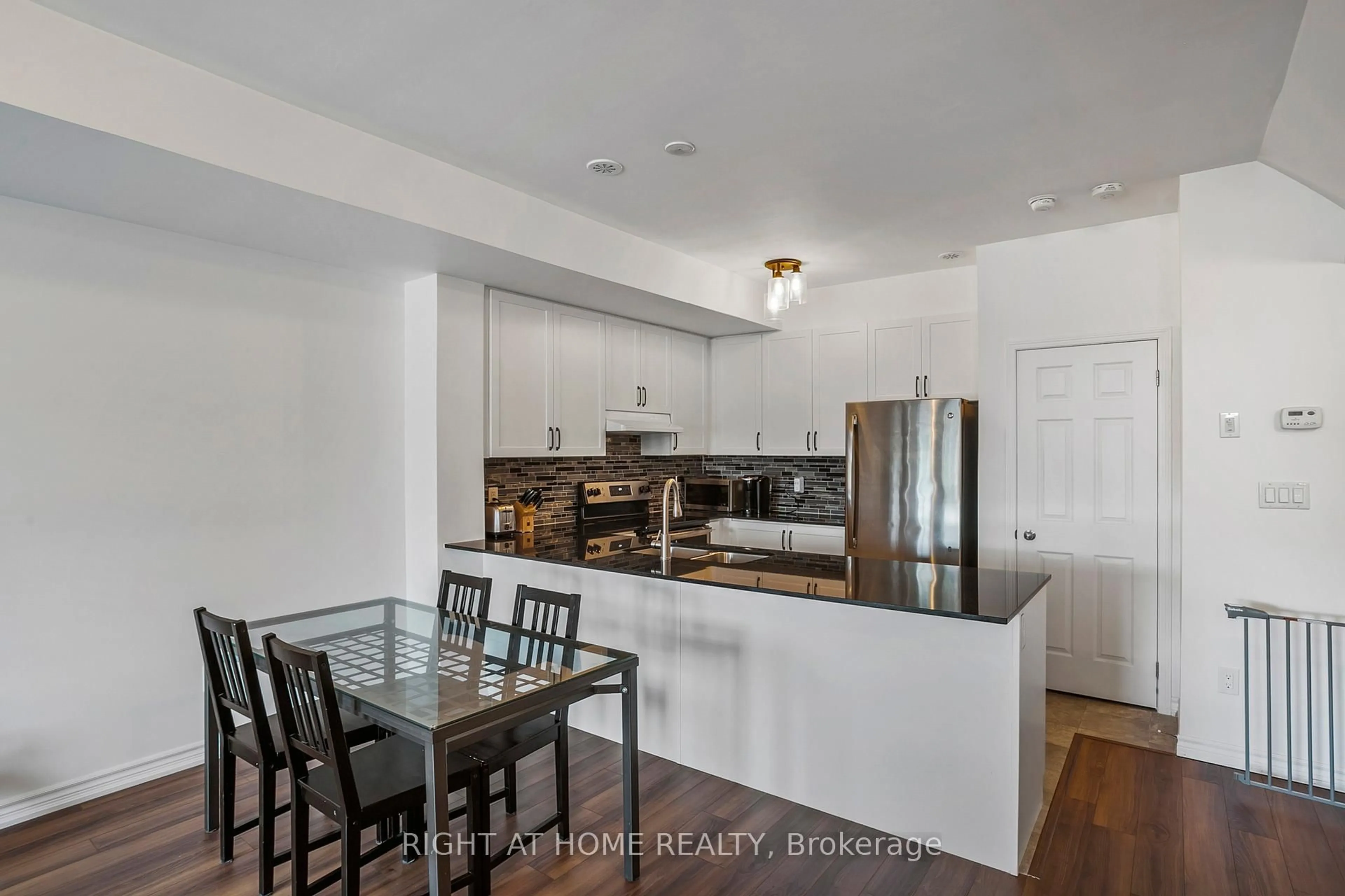 Open concept kitchen, unknown for 1020 Dunsley Way #2, Whitby Ontario L1N 0L5