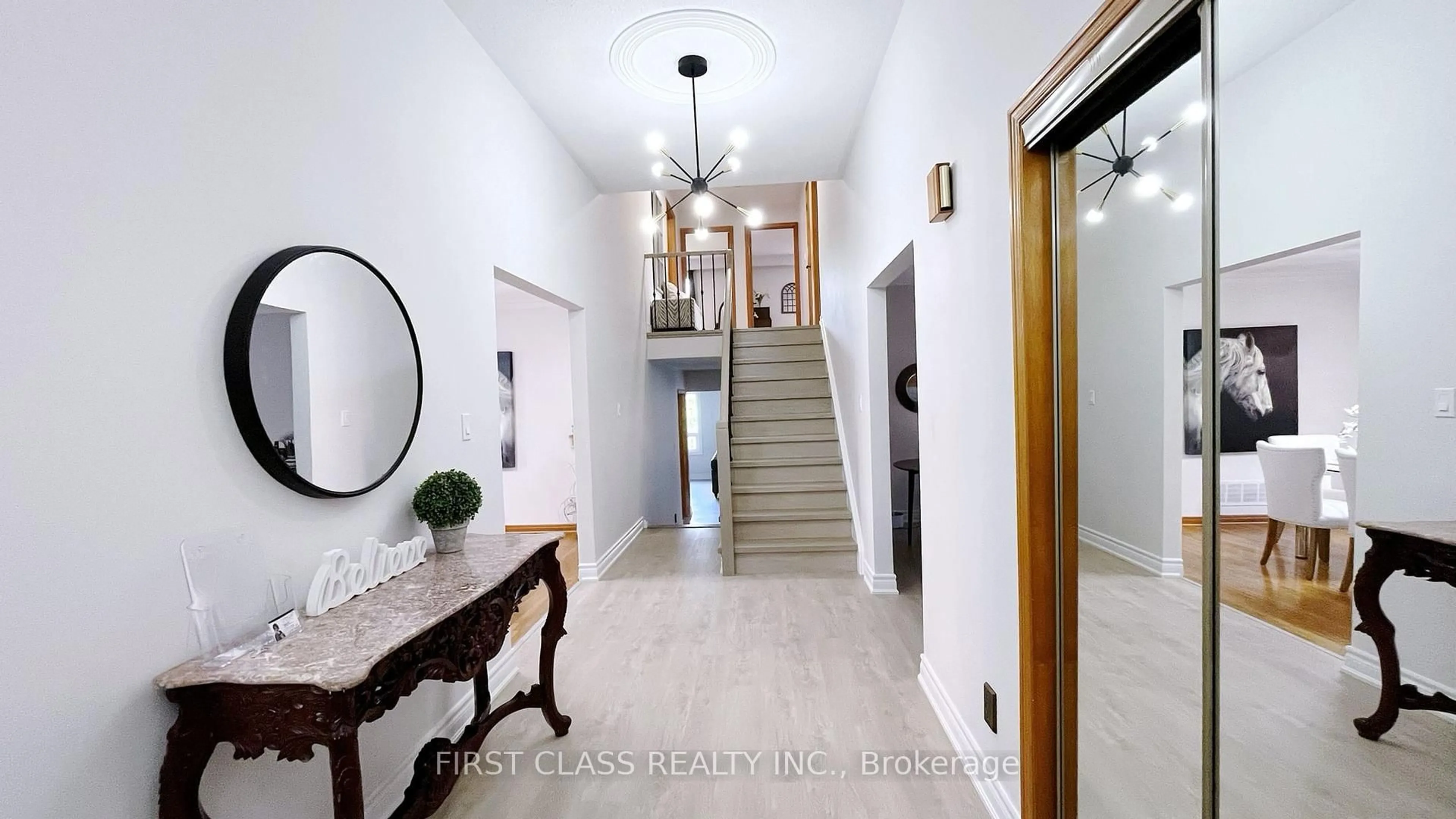 Indoor foyer for 45 Lapworth Cres, Toronto Ontario M1V 2M6