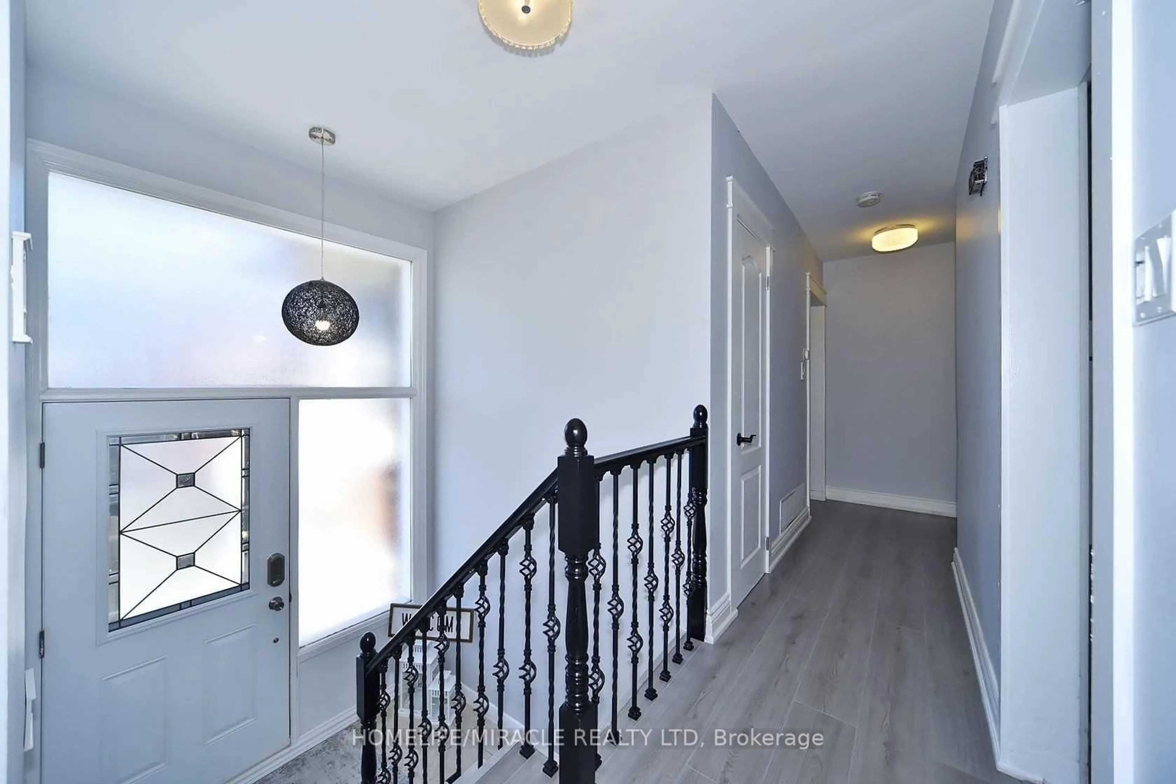 Indoor entryway for 16 Wantanopa Cres, Toronto Ontario M1H 2B3