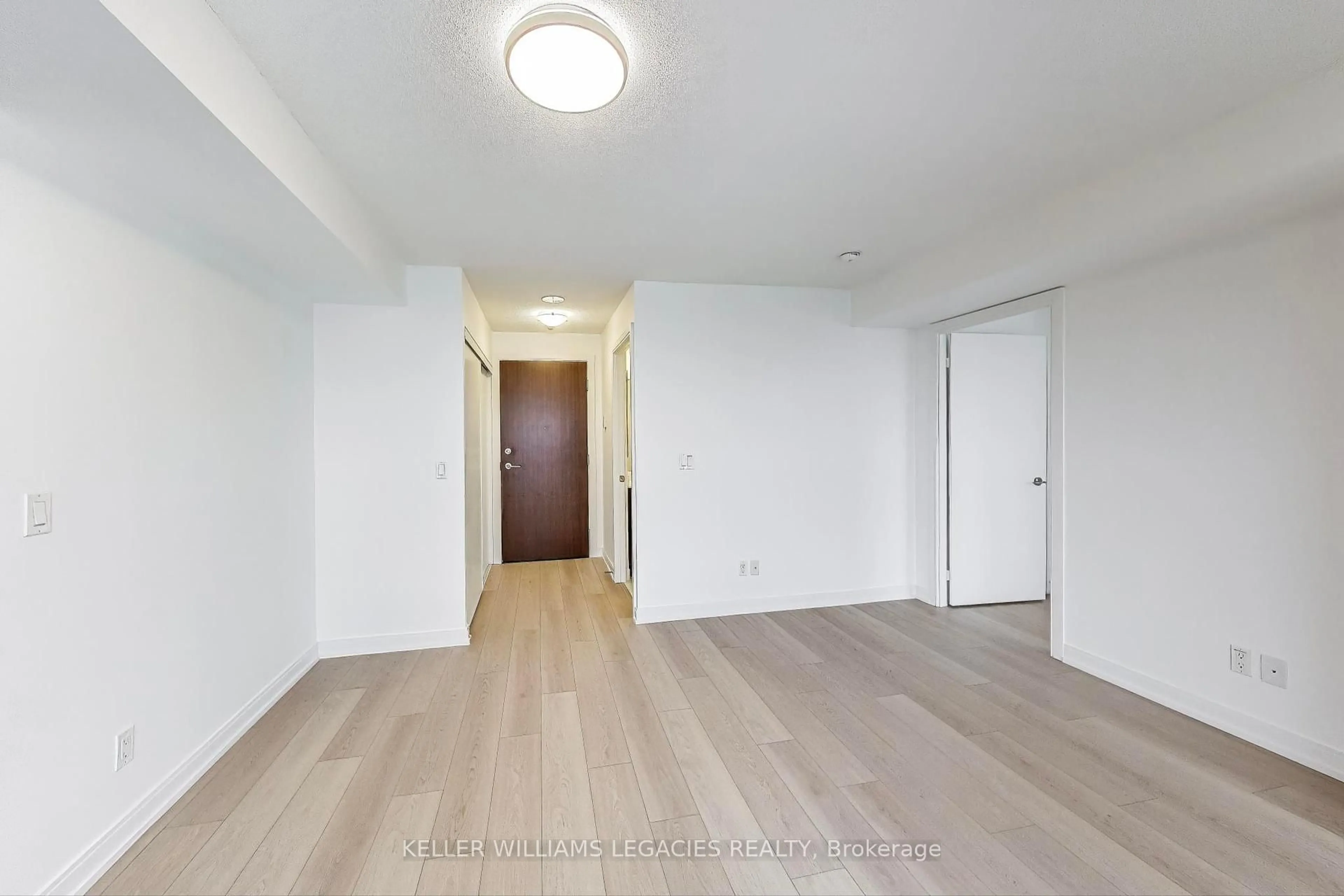 A pic of a room for 181 Village Green Sq #719, Toronto Ontario M1S 0K6