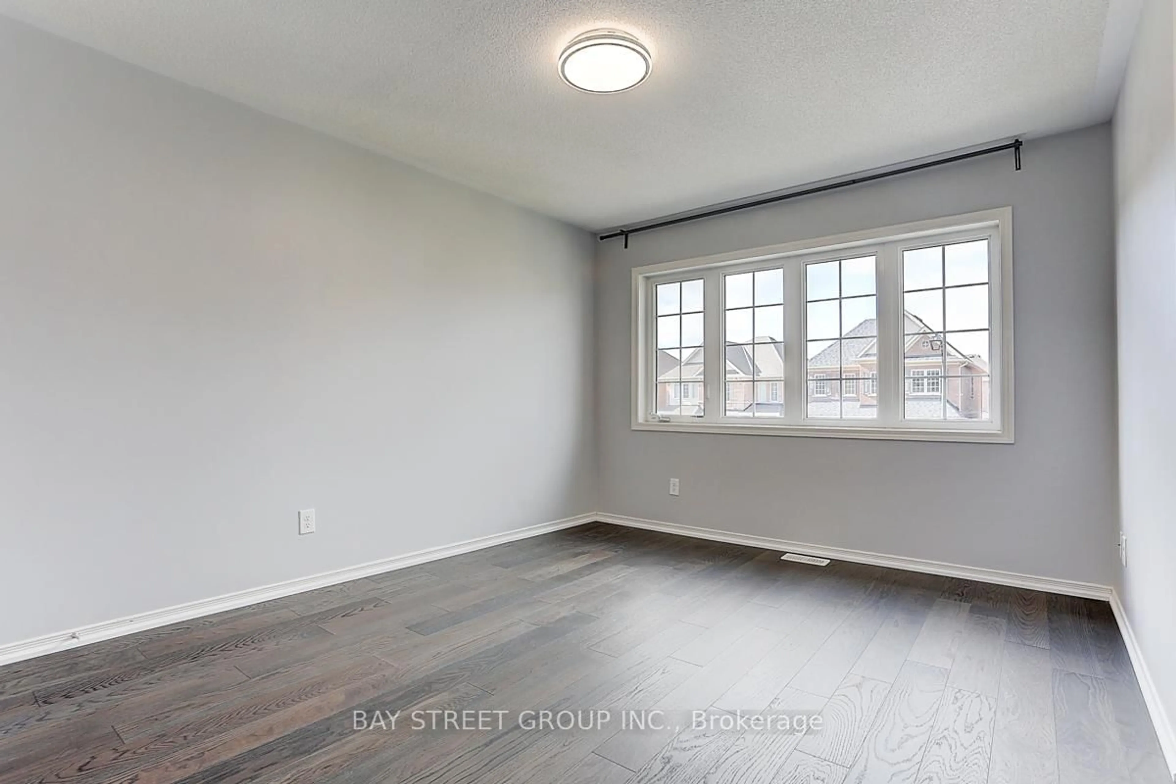 A pic of a room for 2433 Equestrian Cres Cres, Oshawa Ontario L1L 0L9