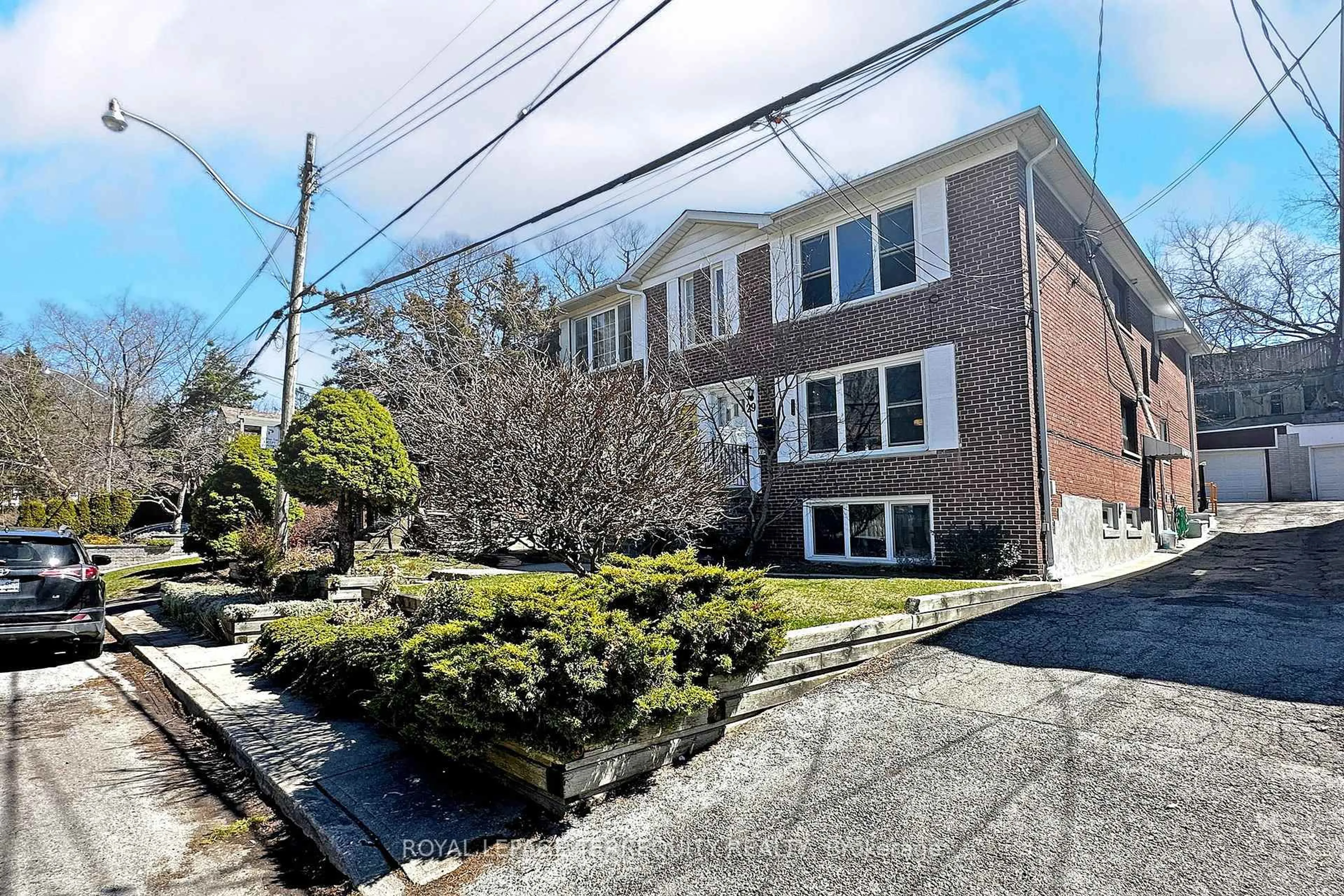 A pic from outside/outdoor area/front of a property/back of a property/a pic from drone, street for 29 Love Cres, Toronto Ontario M4E 1V6