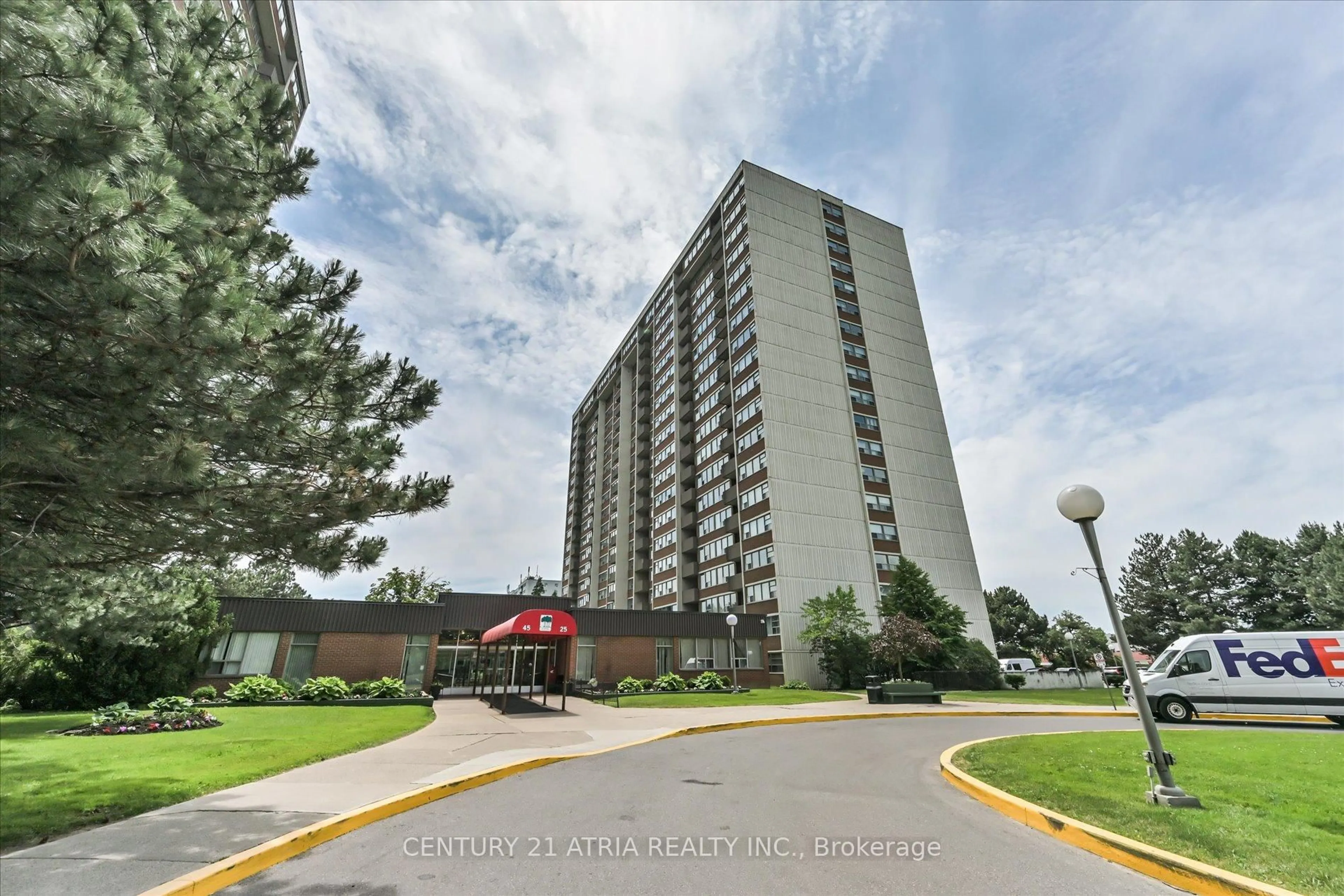 Indoor foyer for 25 Silver Springs Blvd #403, Toronto Ontario M1V 1M9