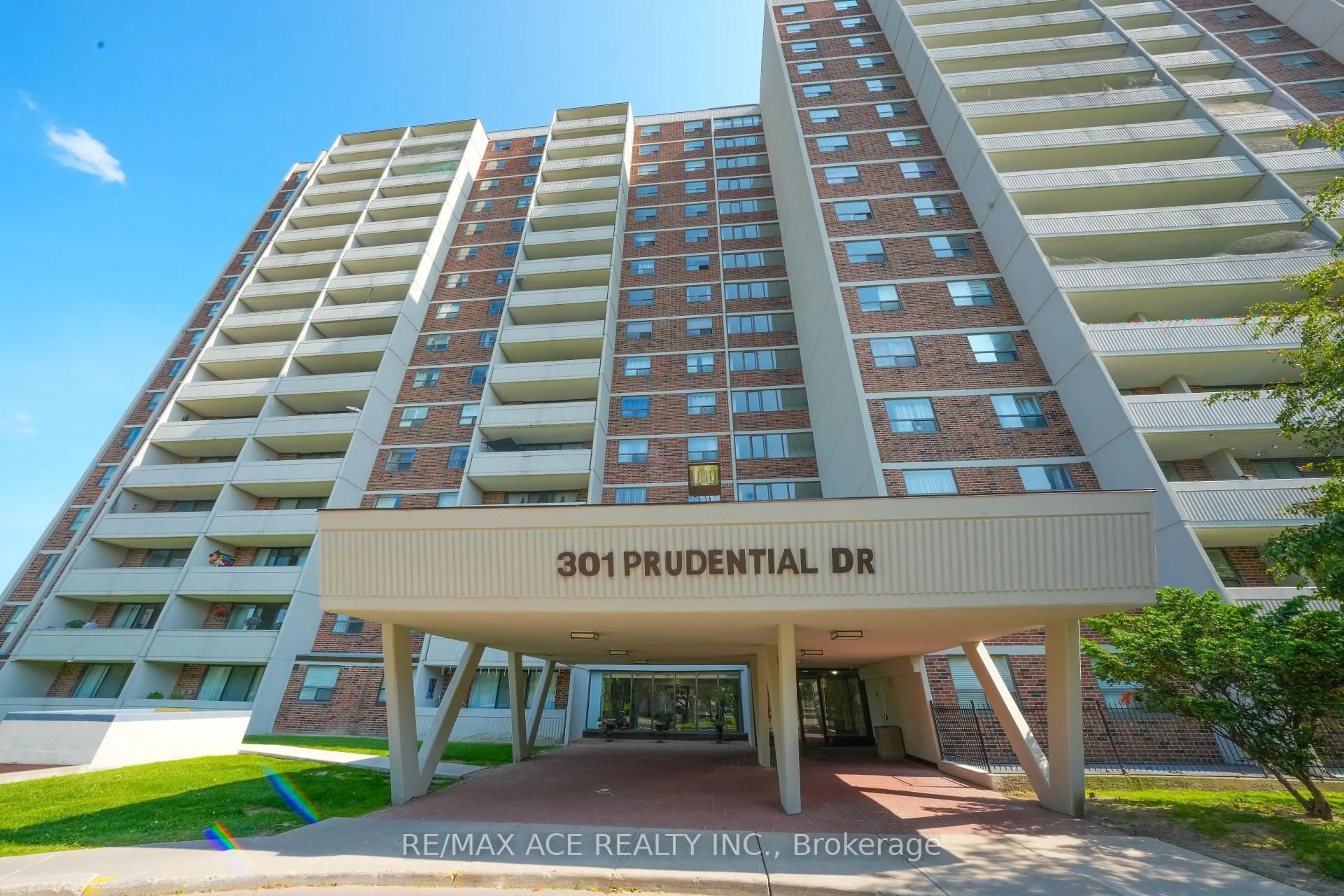 Indoor foyer for 301 Prudential Dr #701, Toronto Ontario M1P 4V3