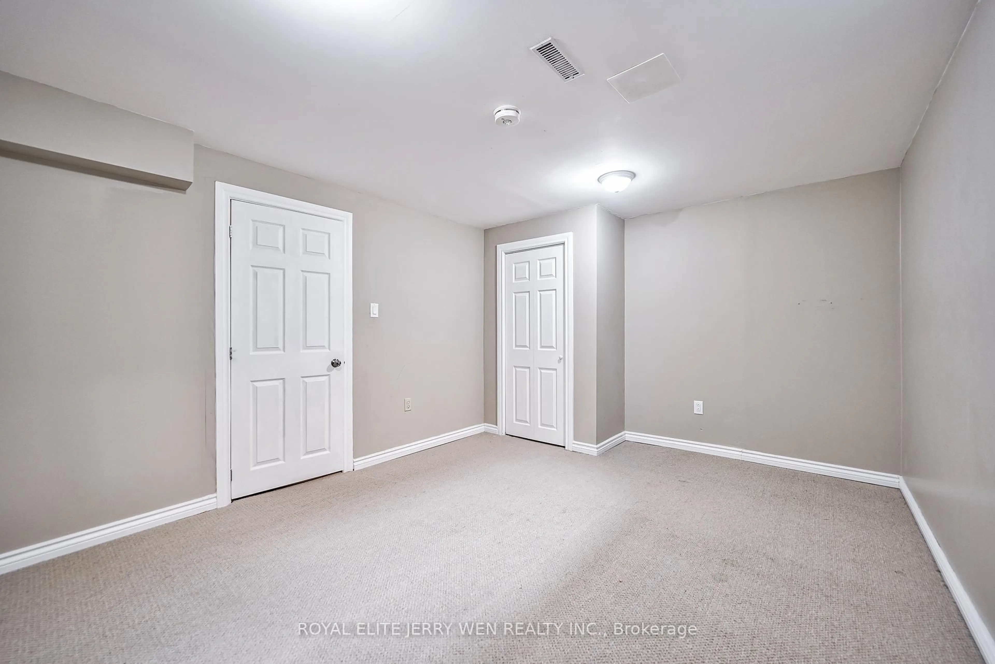 A pic of a room for 8 Deerfield Crt, Whitby Ontario L1N 5V1
