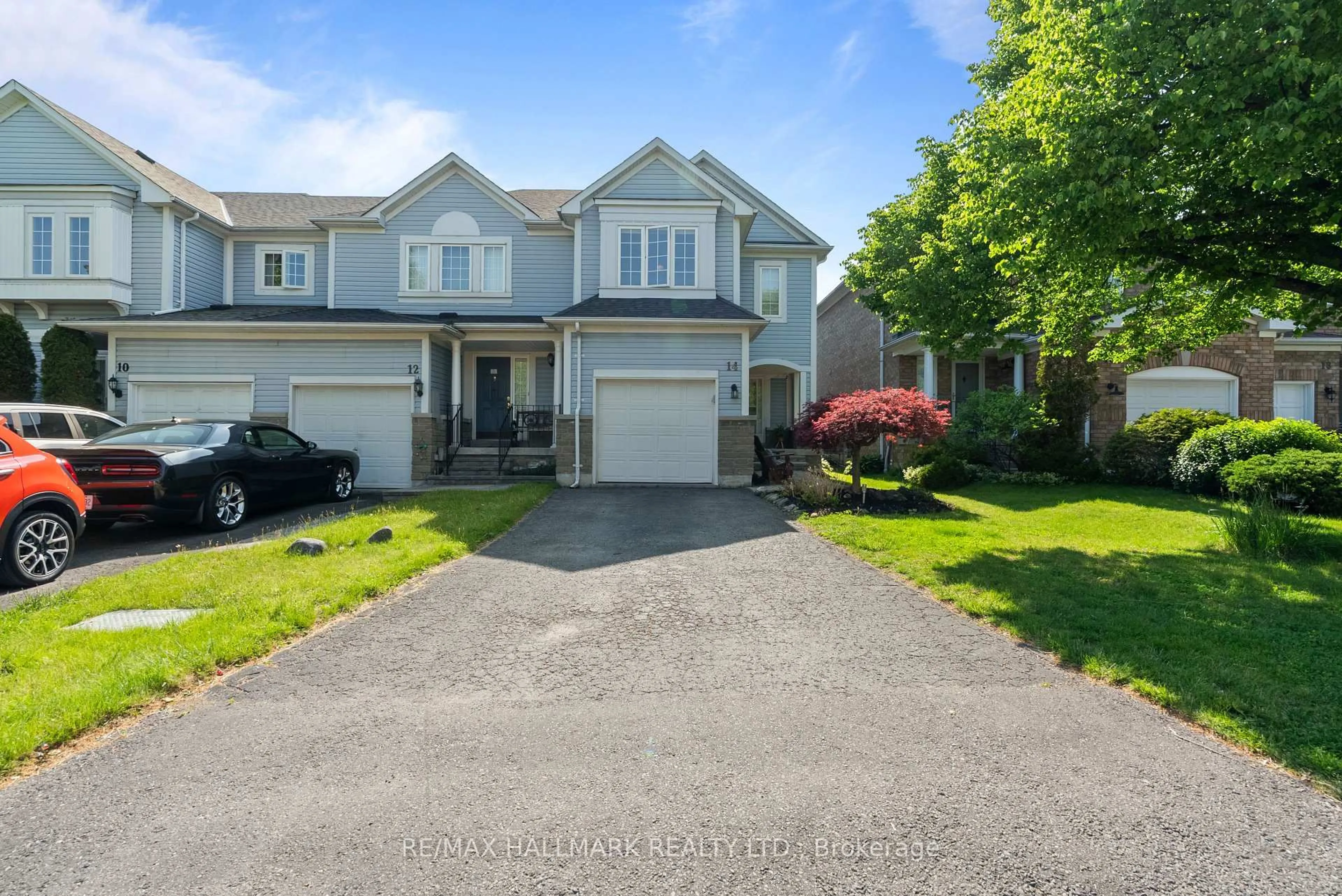 A pic from outside/outdoor area/front of a property/back of a property/a pic from drone, street for 14 Eastport Dr, Toronto Ontario M1C 5G2