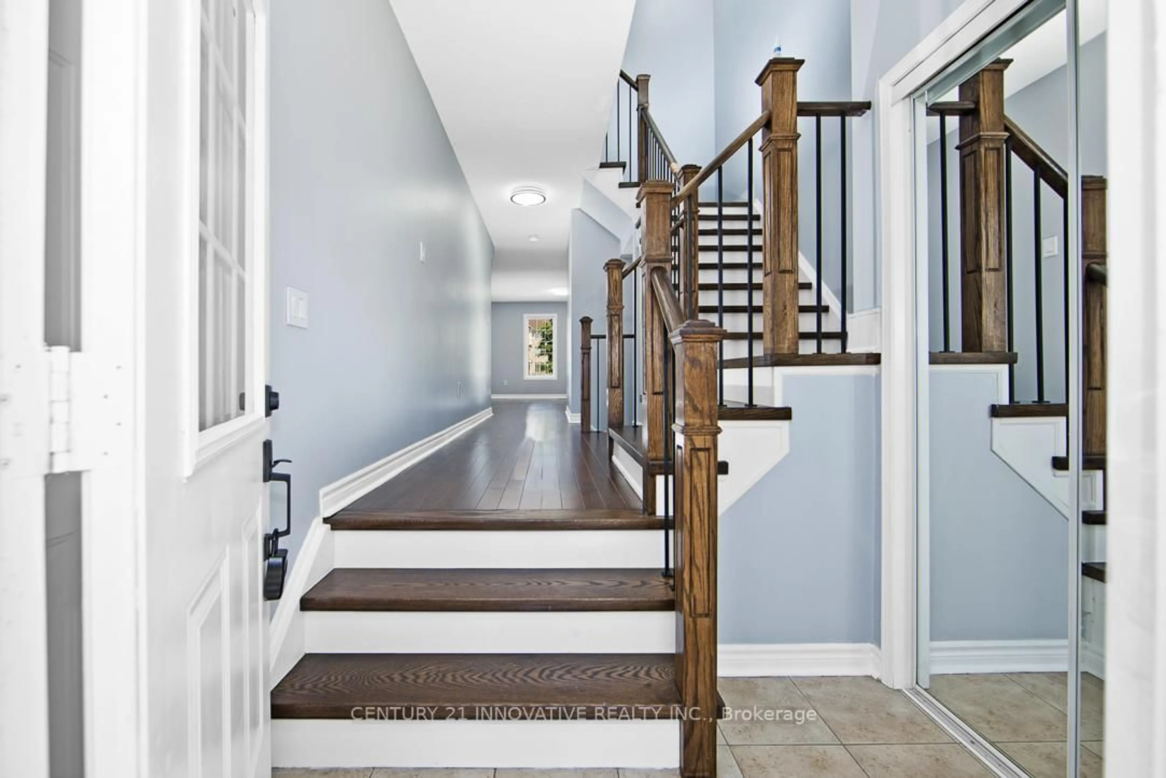 Indoor entryway for 129 Pullen Lane, Ajax Ontario L1Z 0K9