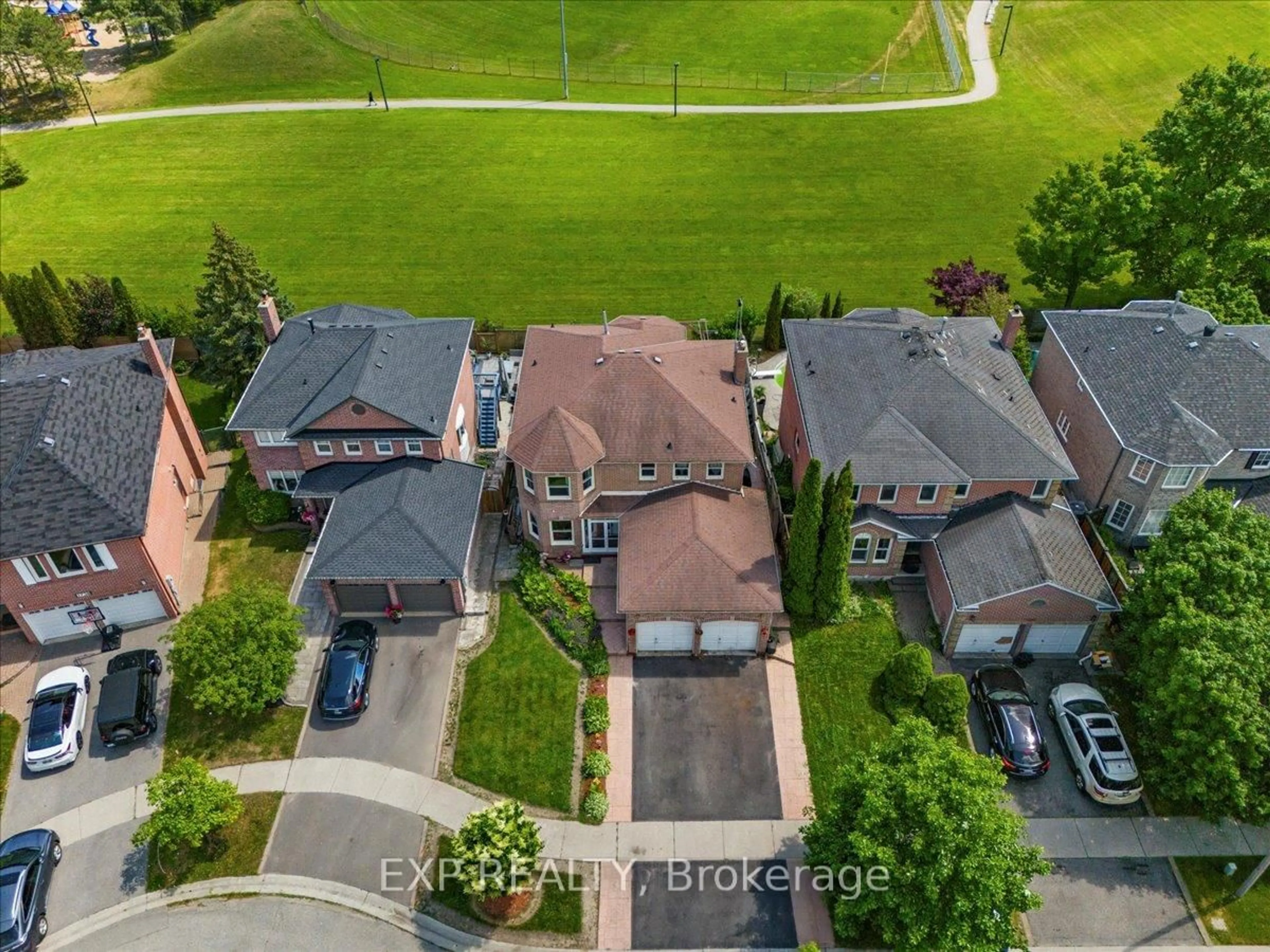 A pic from outside/outdoor area/front of a property/back of a property/a pic from drone, street for 1734 Broadoak Cres, Pickering Ontario L1V 4S3