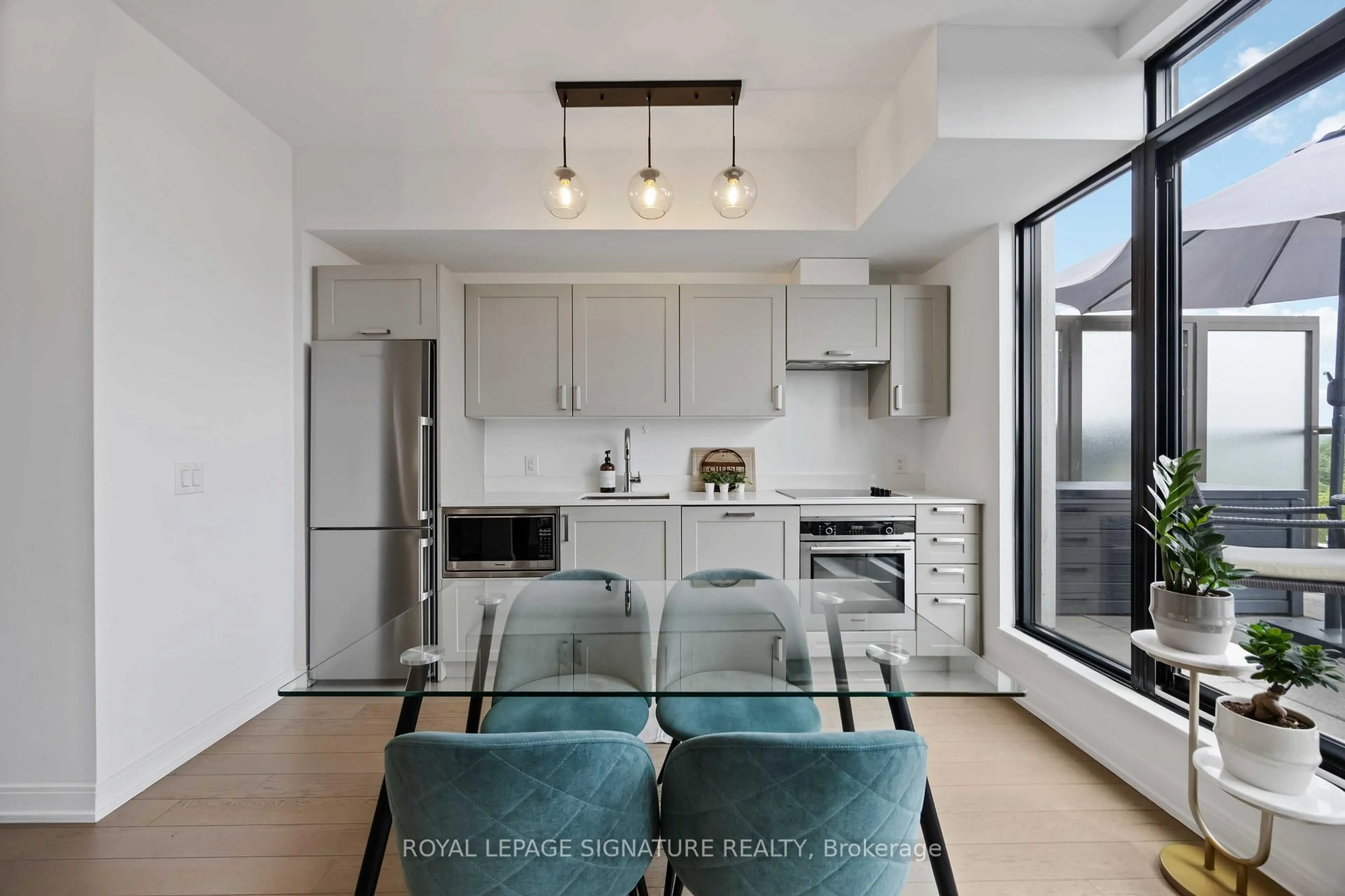 Open concept kitchen, unknown for 1100 Kingston Rd #513, Toronto Ontario M1N 1N4