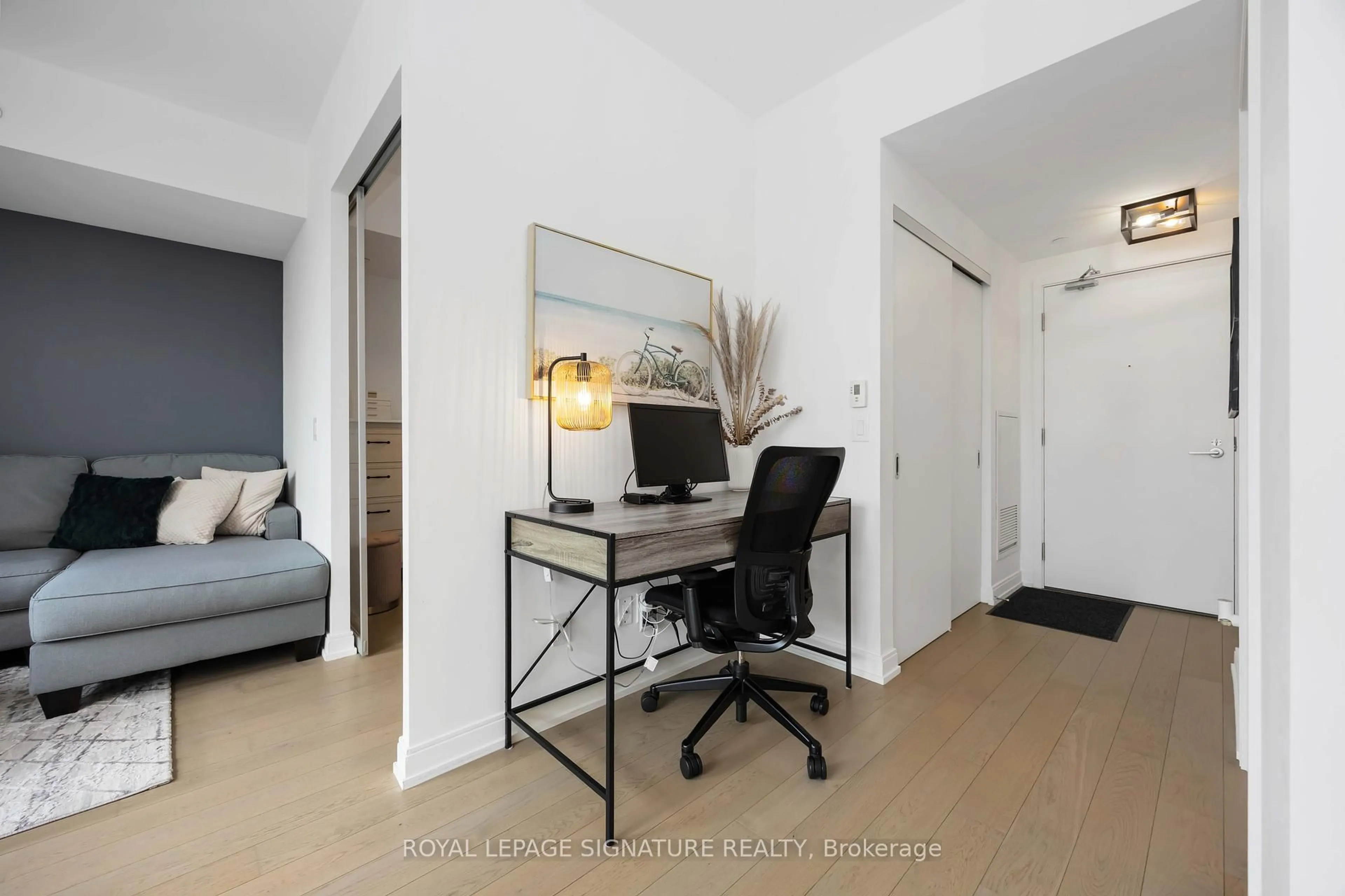 A pic of a room for 1100 Kingston Rd #513, Toronto Ontario M1N 1N4